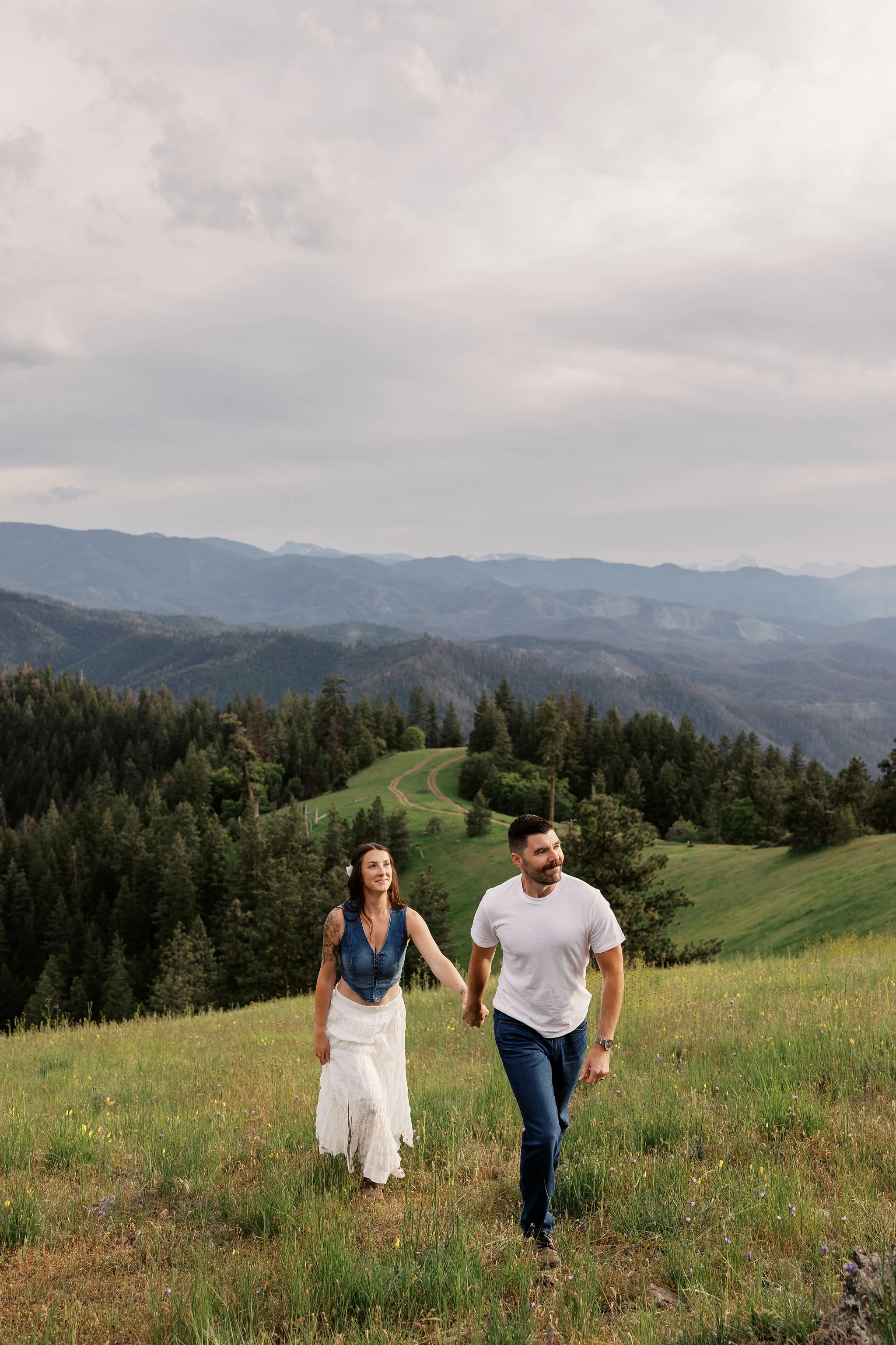 oregon elopement photographer, pnw elopement, brookings oregon photographer, pnw wedding photographer, coastal wedding, oregon wedding, best photographer oregon
