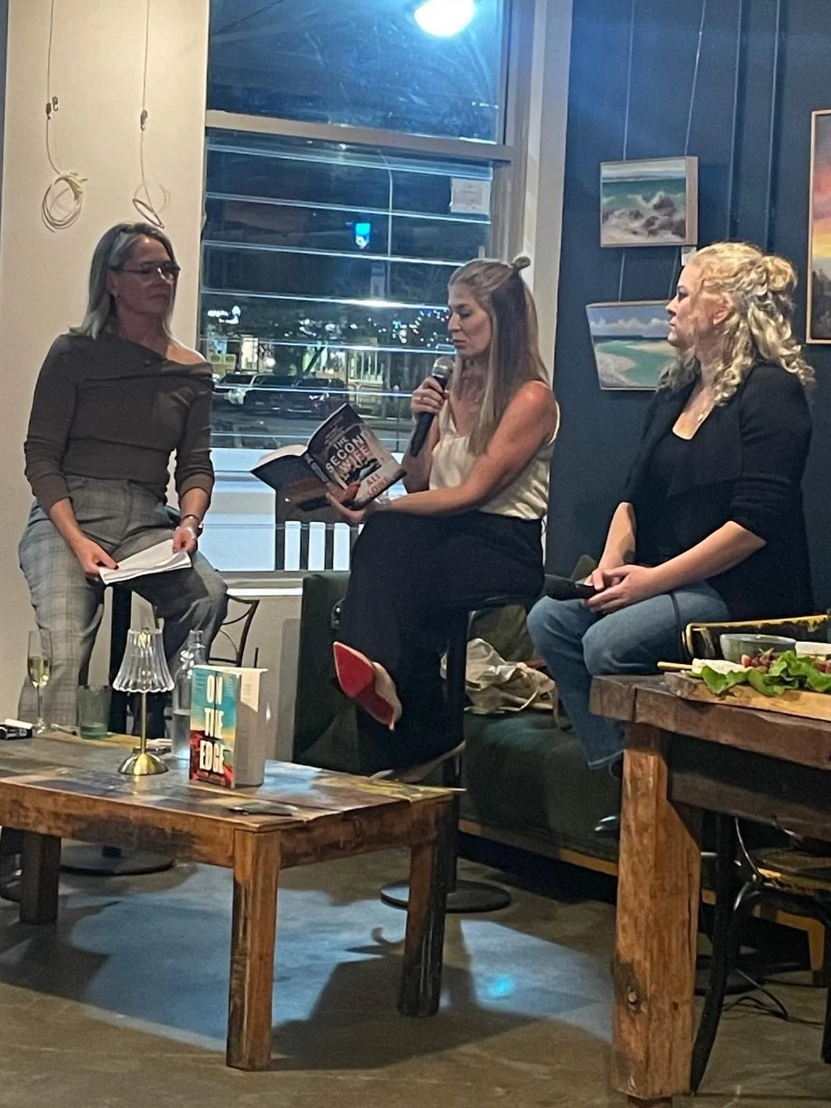 Tonight in pretty Huskisson with @kate_horan_author and @maxinefawcettwriter. 
Thanks to Noela @boobookonowen and @darlinghousedeli for hosting us, and to the lovely south coast crowd who came along. 
I have one more day/night on the south coast befo