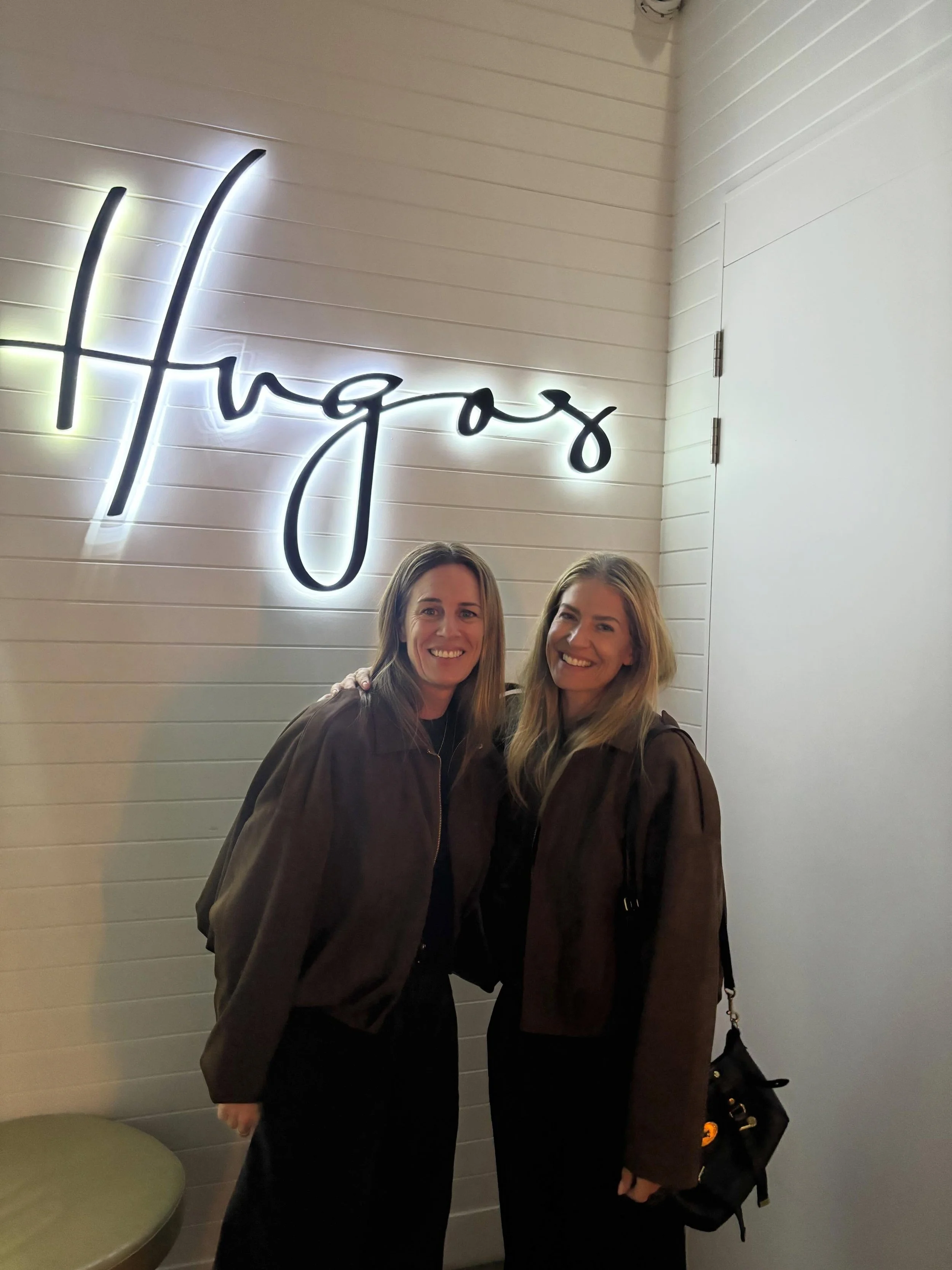 It&rsquo;s not the first time we&rsquo;ve turned up wearing the same outfit, but tonight it was spot on: same suede coat, black pants, black t-shirt, gold necklace&hellip;. The hair pretty much always matches. 
Tonight we got asked for the 5,089th ti