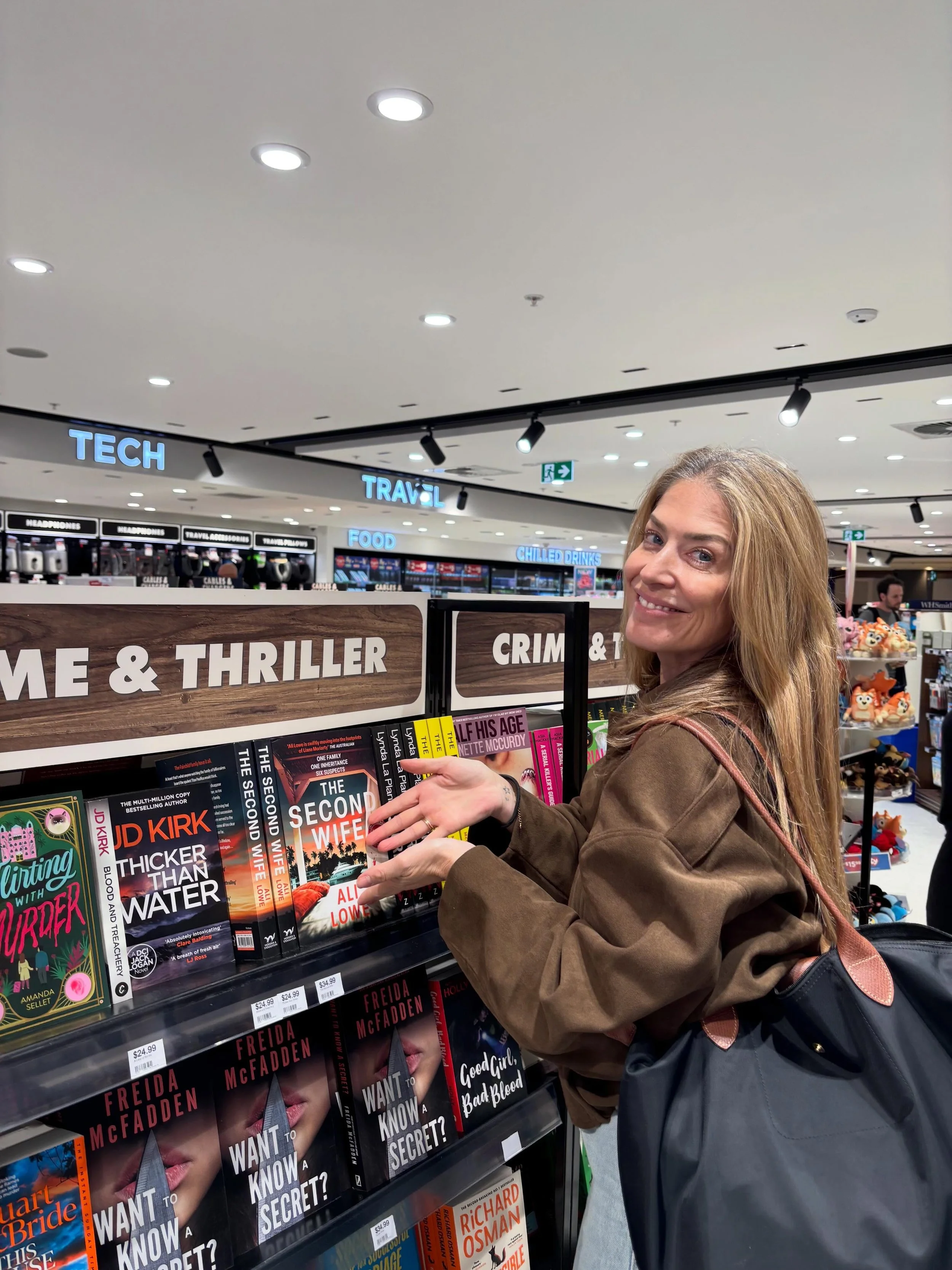Nothing like an airport shelfie! Found it in SYD and MEL, and @kate_horan_author spied hers, too. Melbourne events, here we come ✈️