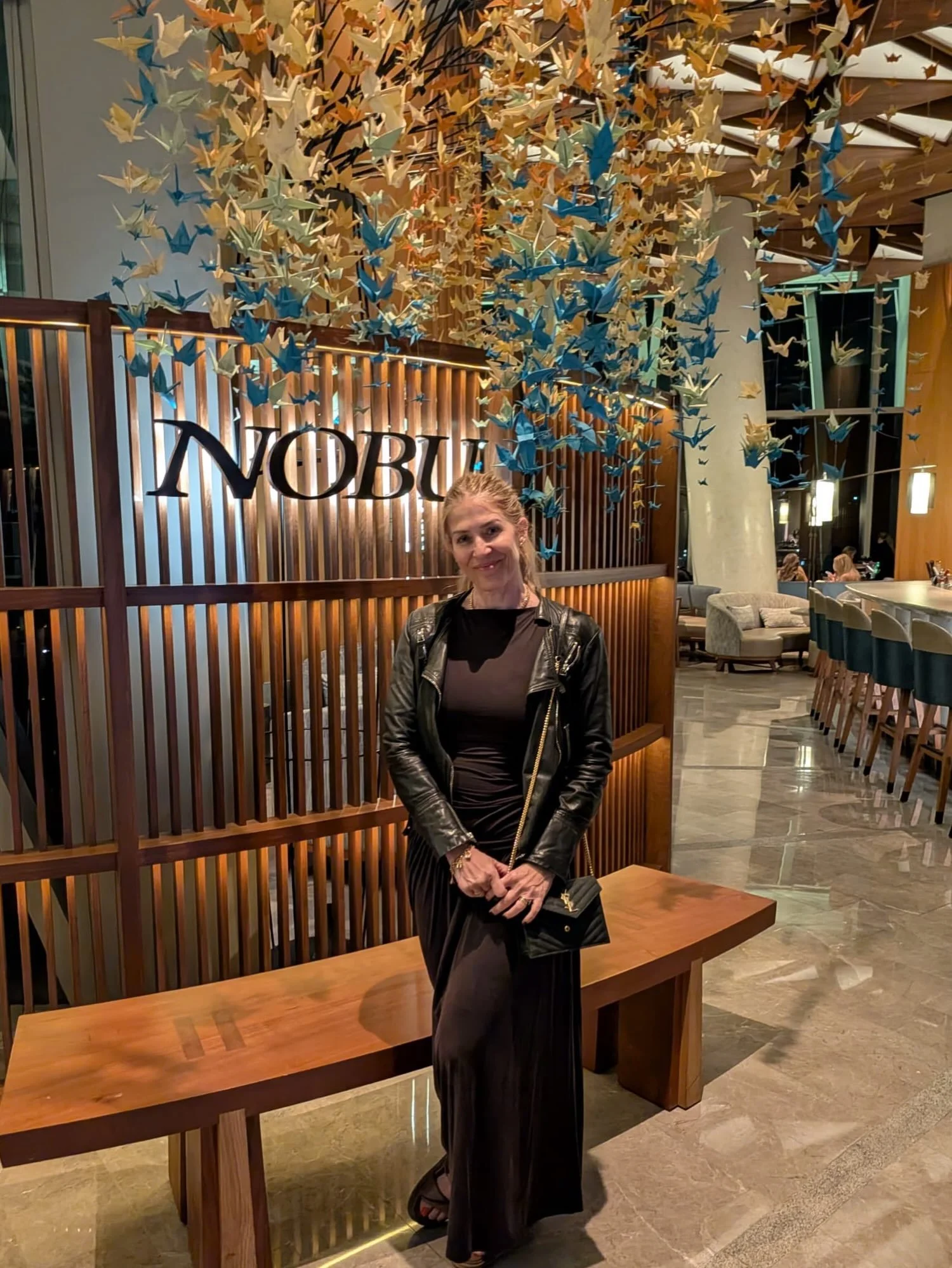 Kids and dog on sleepovers, cats&rsquo; bowls full, Book 7 on pause, and it was off to @crownsydney for 24 heavenly hours of eating, spa-time, reading and breakfast buffet overwhelm (chocolate fountain, anyone?) Thanks @robin.fraser.lowe for making t