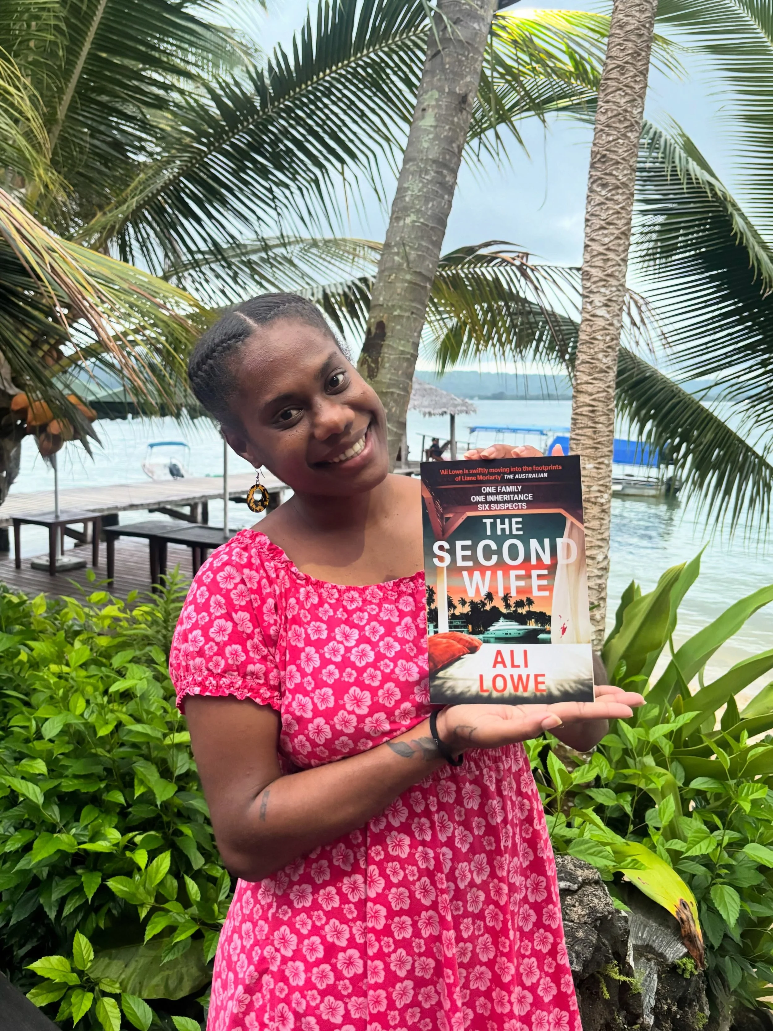 My fictional cruise ship in The Second Wife, Titan Pacifica, is on course for Vanuatu when something grizzly happens on board ☠️ So naturally I had to bring a few copies for the library at our Vanuatu hideaway. Thanks, Tricia, for being the most gorg