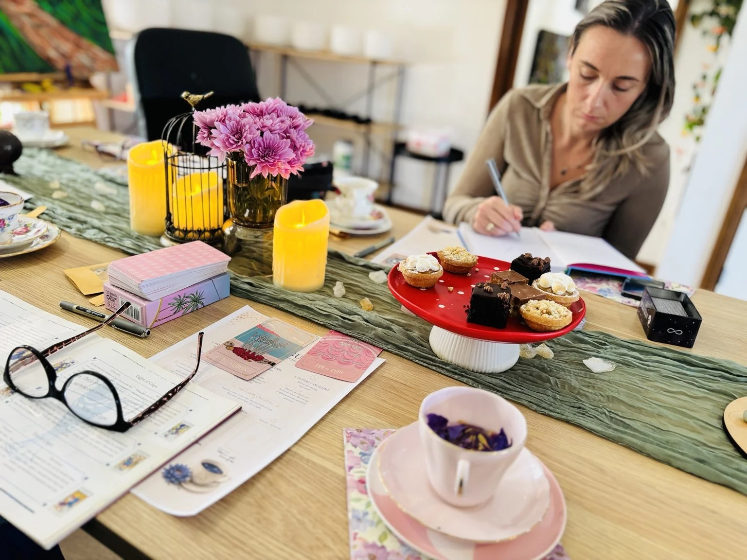 Tea & Tarot Time