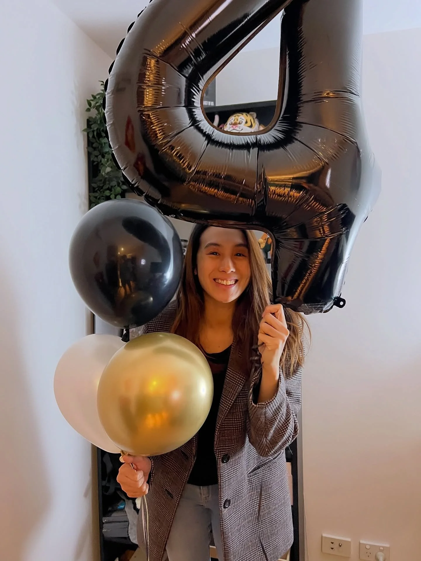 Your millennial therapist turns 4 today 🥳 🎈 

I started with no business experience, no website knowledge, no marketing skills.

Taught myself to start a website, learn marketing, learn ways to acquire and retain clients, learned content creation.
