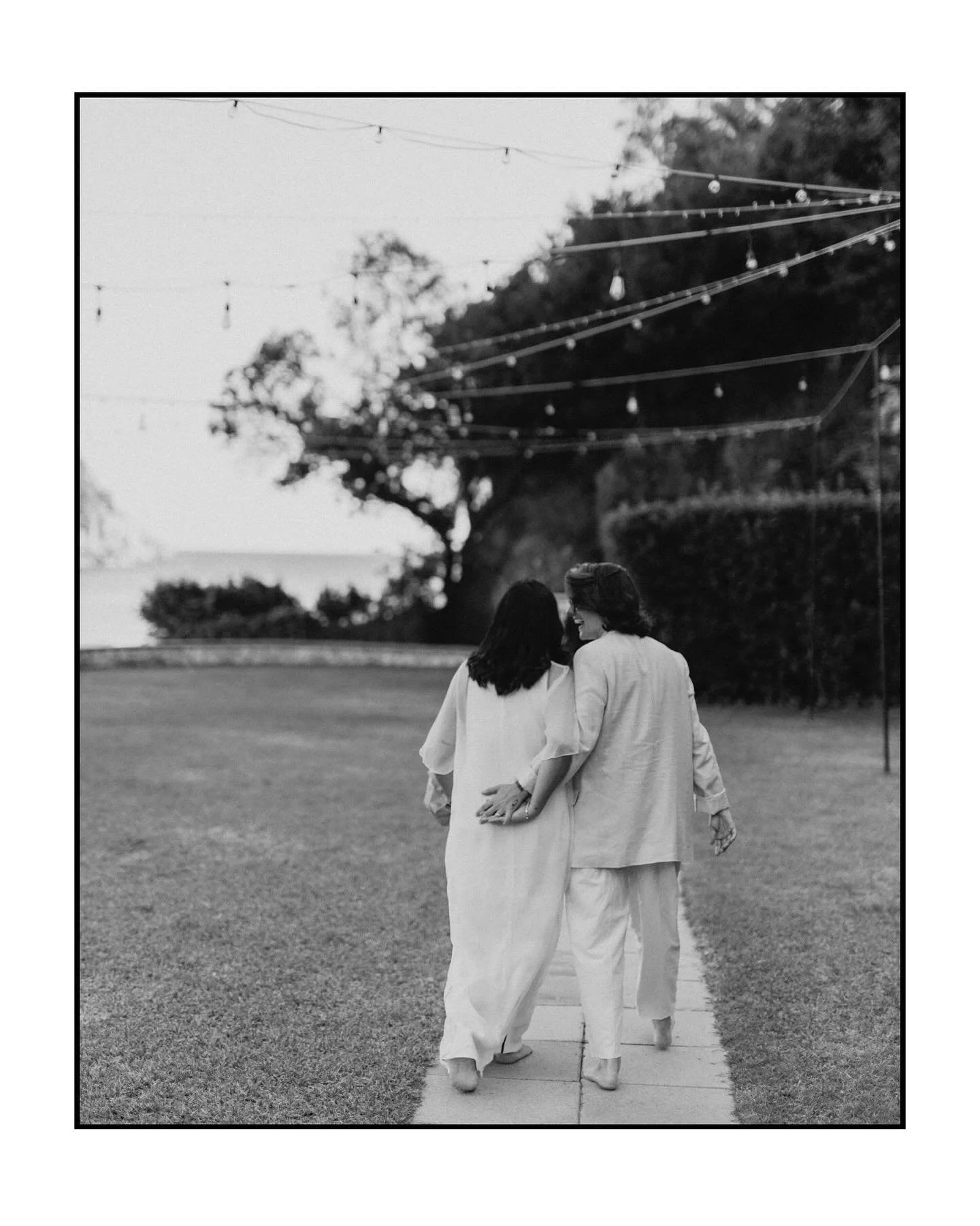 Luned&igrave; scorso sono stata dall&rsquo;altra parte della macchina fotografica e vi posso dire una cosa? &Eacute; stato difficile ma molto bello. 
Dico sempre ai miei sposi di godersi ogni istante del loro giorno perch&eacute; corre velocissimo e 