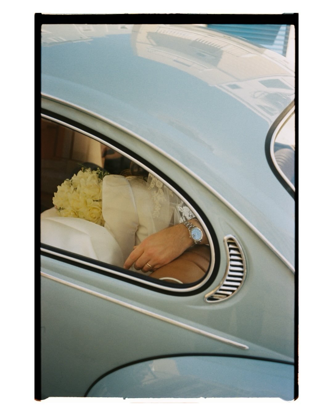 Mentre Alessia faceva le foto serie io facevo qualche scatto con un rullino Kodak e una macchina fotografica degli anni 70. 
I colori della Puglia aiutano sempre.&hearts;️

Michele e Gigia su pellicola 35mm. 
Viva la fotografia analogica🎞️🎞️🎞️

We