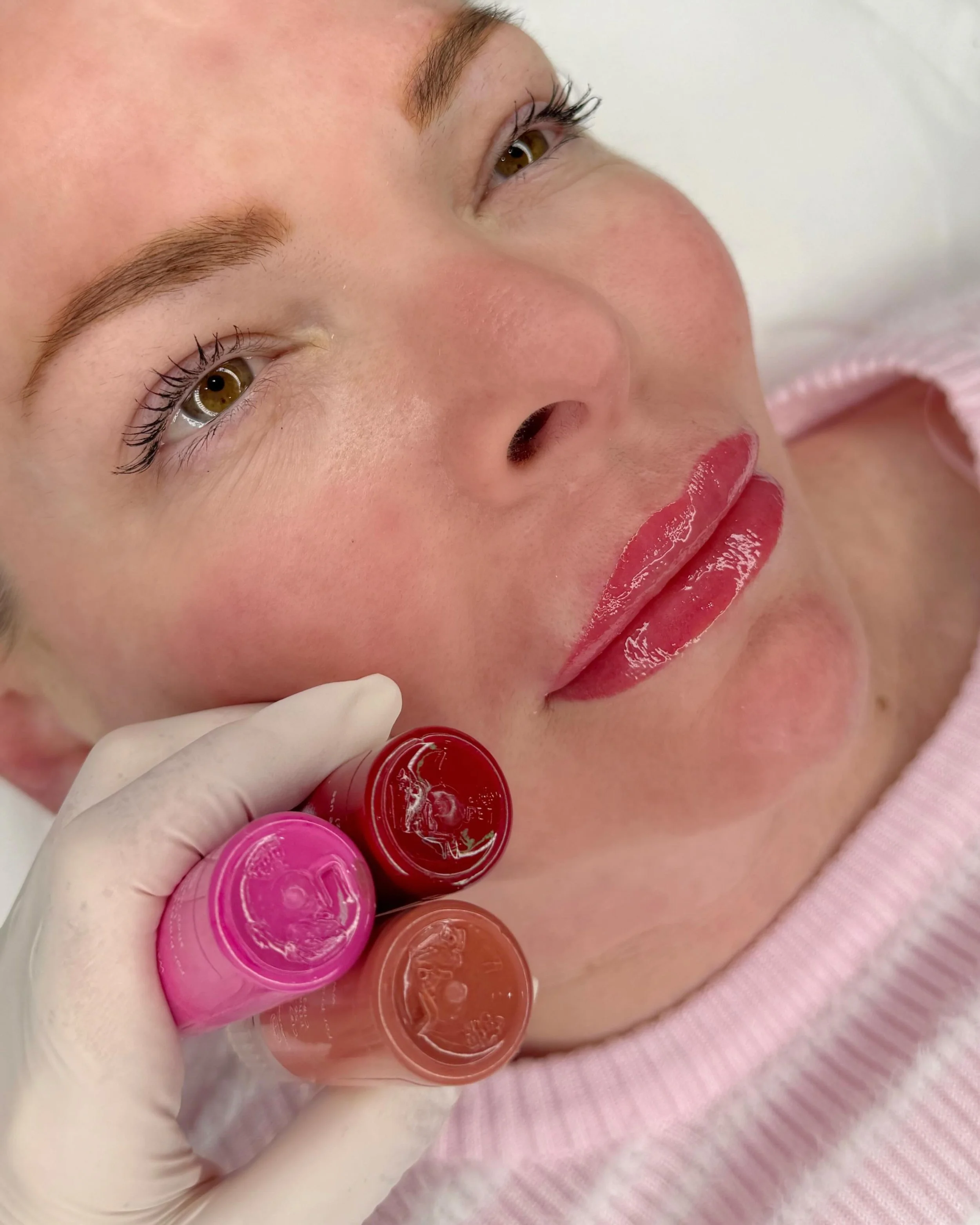 Fresh lip blush ✨💋

A soft wash of colour to enhance the natural shape of the lips, add definition.

Perfect if you want your lips to look more even, defined and naturally fresh without lipstick every day.

💋 Wake up with better-looking lips
💋 Cus