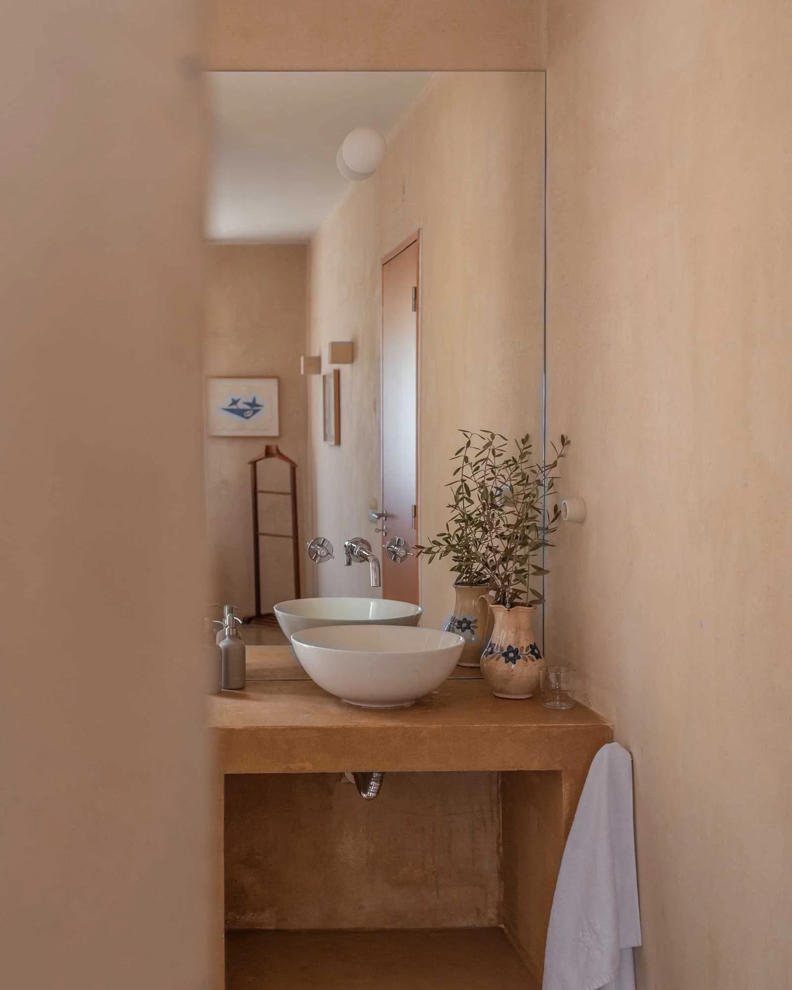 Braciosa_house_ribatejo-portugal_interior-bath-1751049291011.jpg