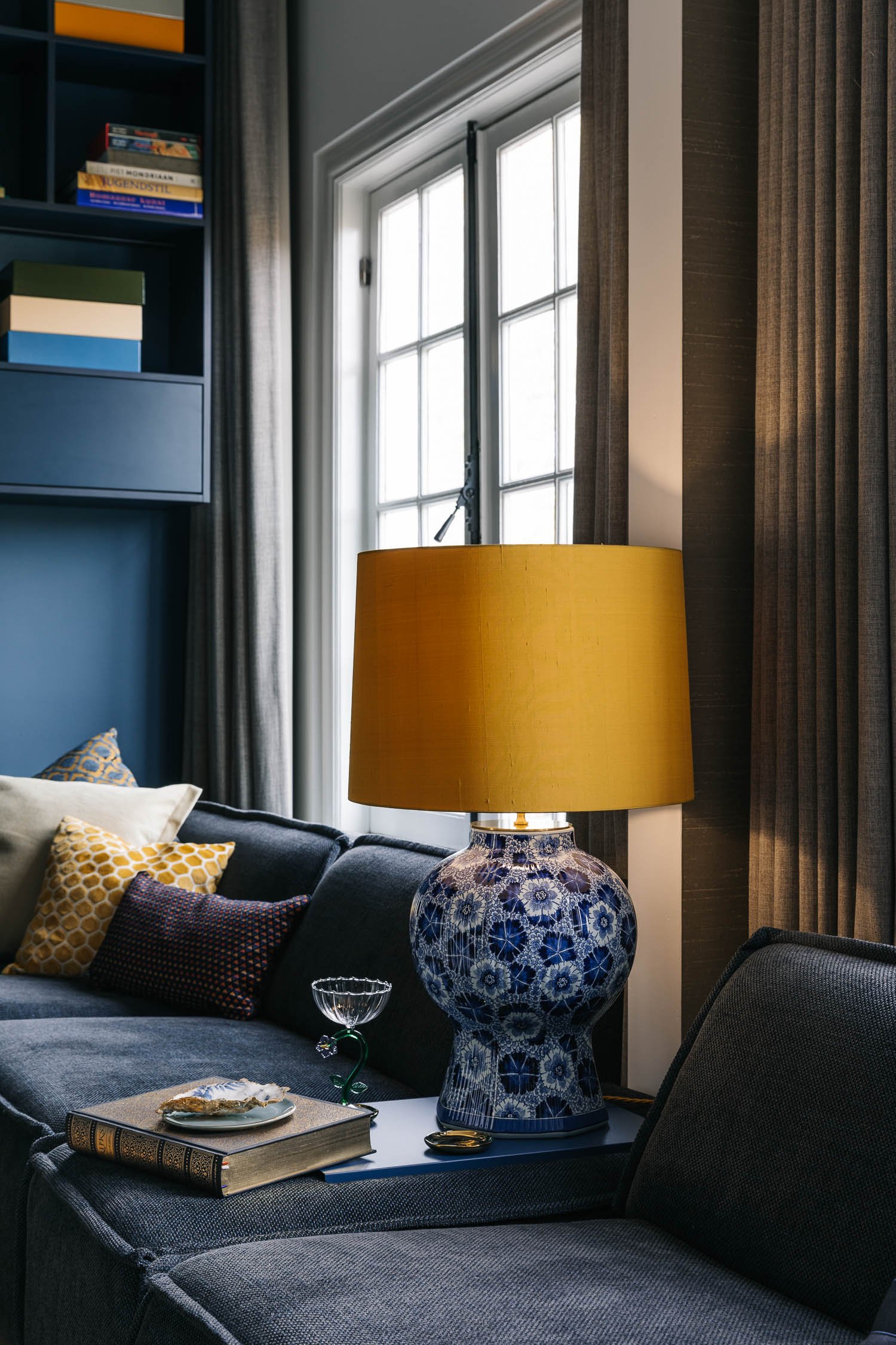 Chinoiserie Lamps: History, Design, and Lasting Interior Influence