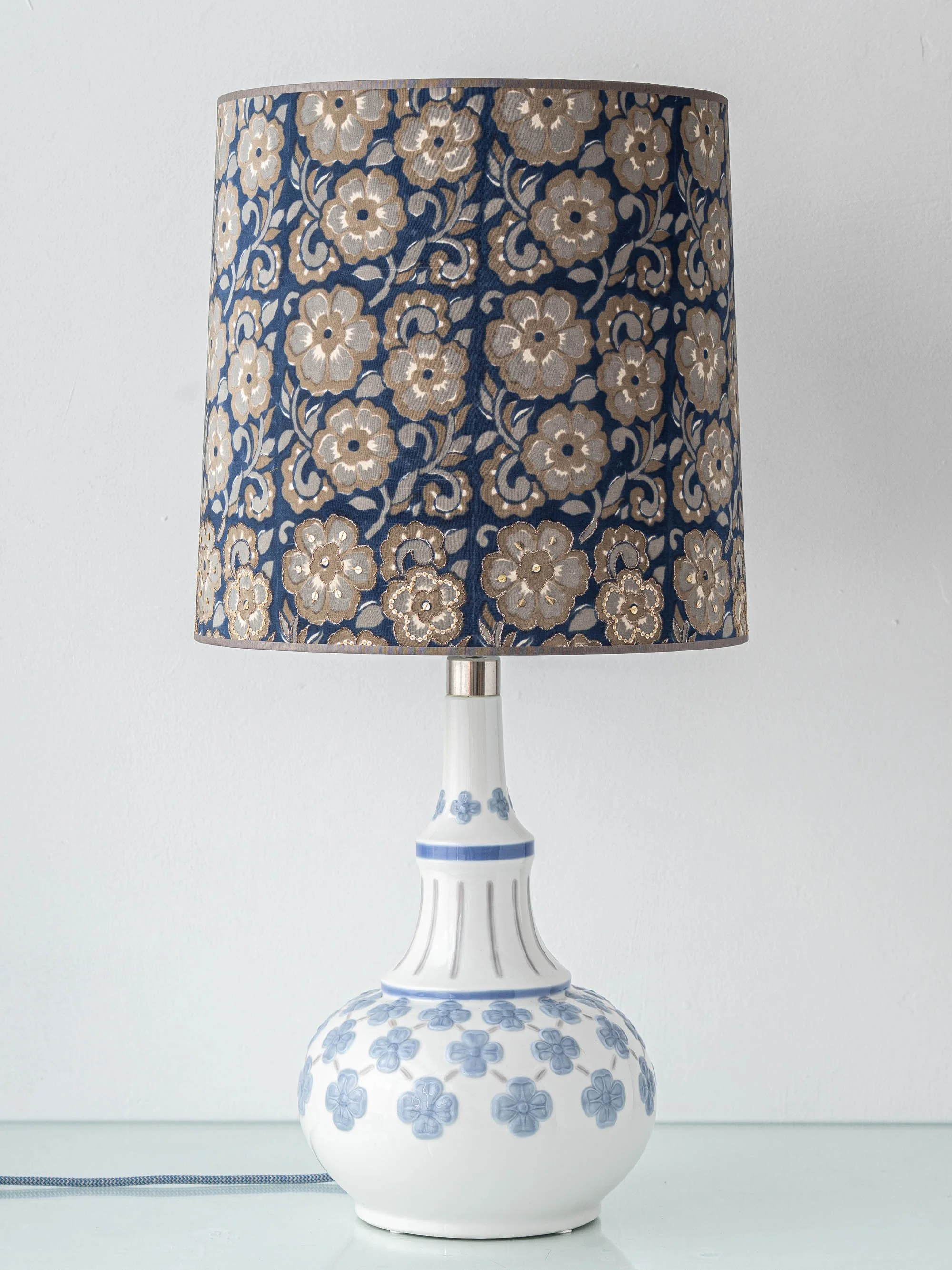 Lladró Blue and White Porcelain Vintage Table Lamp with Sari Silk Floral Shade