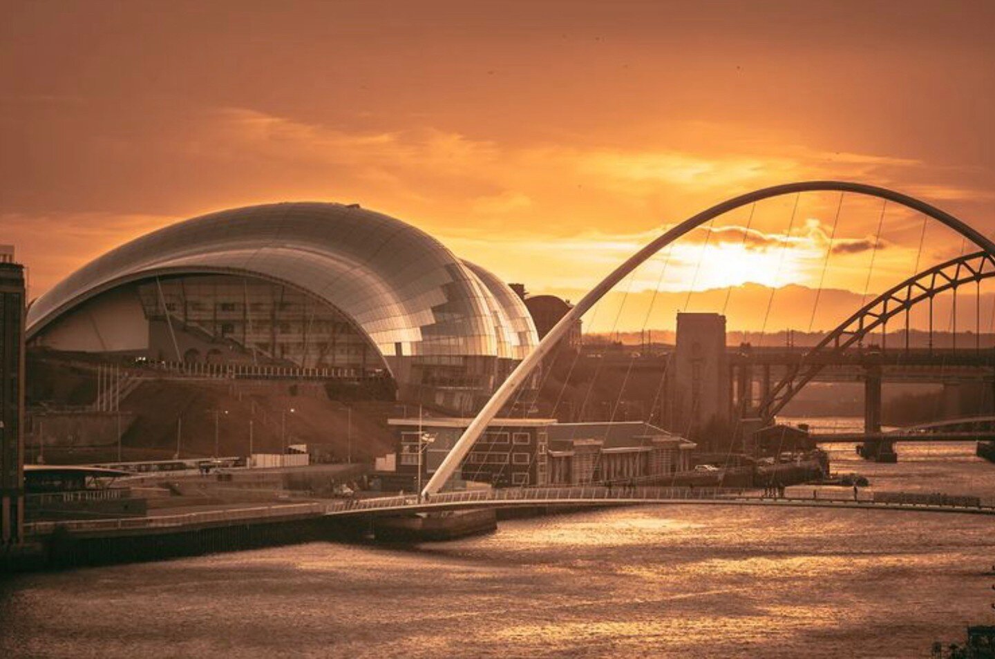 A gorgeous sunset over our beautiful toon.
Where is your favourite place to capture the sun in the region?

📸 - mje_photography_ne

#thetoon #newcastlefoodies #newcastle #newcastleupontyne #newcastlensw #newcastleunderlyme #newcastlebeach #newcastle