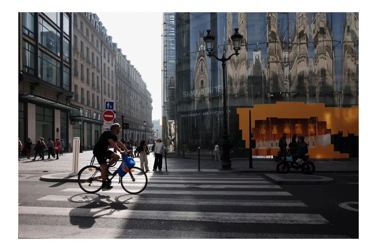 Affair&eacute;s #paris #shootGR #GRsnaps #street #photography