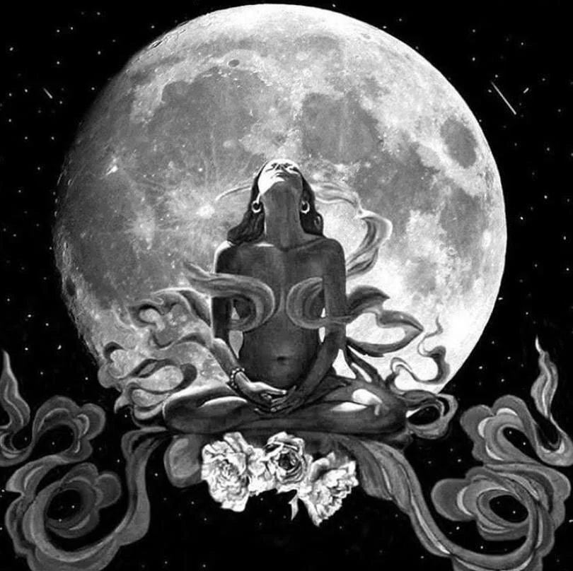 Full Moon &amp; Lunar Eclipse in Scorpio ✨🖤♏️🤍
.
.
Can you feel this strong energy? 
.
.
Wednesday, let&rsquo;s go through this intense energy together
.
.
You can already register on the link in my bio 👆🏽and check all the details
.
.
Wednesday, 