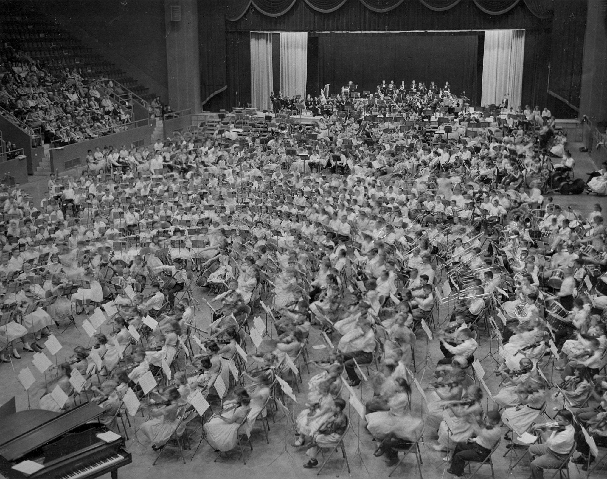 On this day in Sioux City history: Members of the Sioux City Symphony Orchestra and Sioux City school music students performed in the Municipal Auditorium on April 26, 1957. #siouxcityhistory