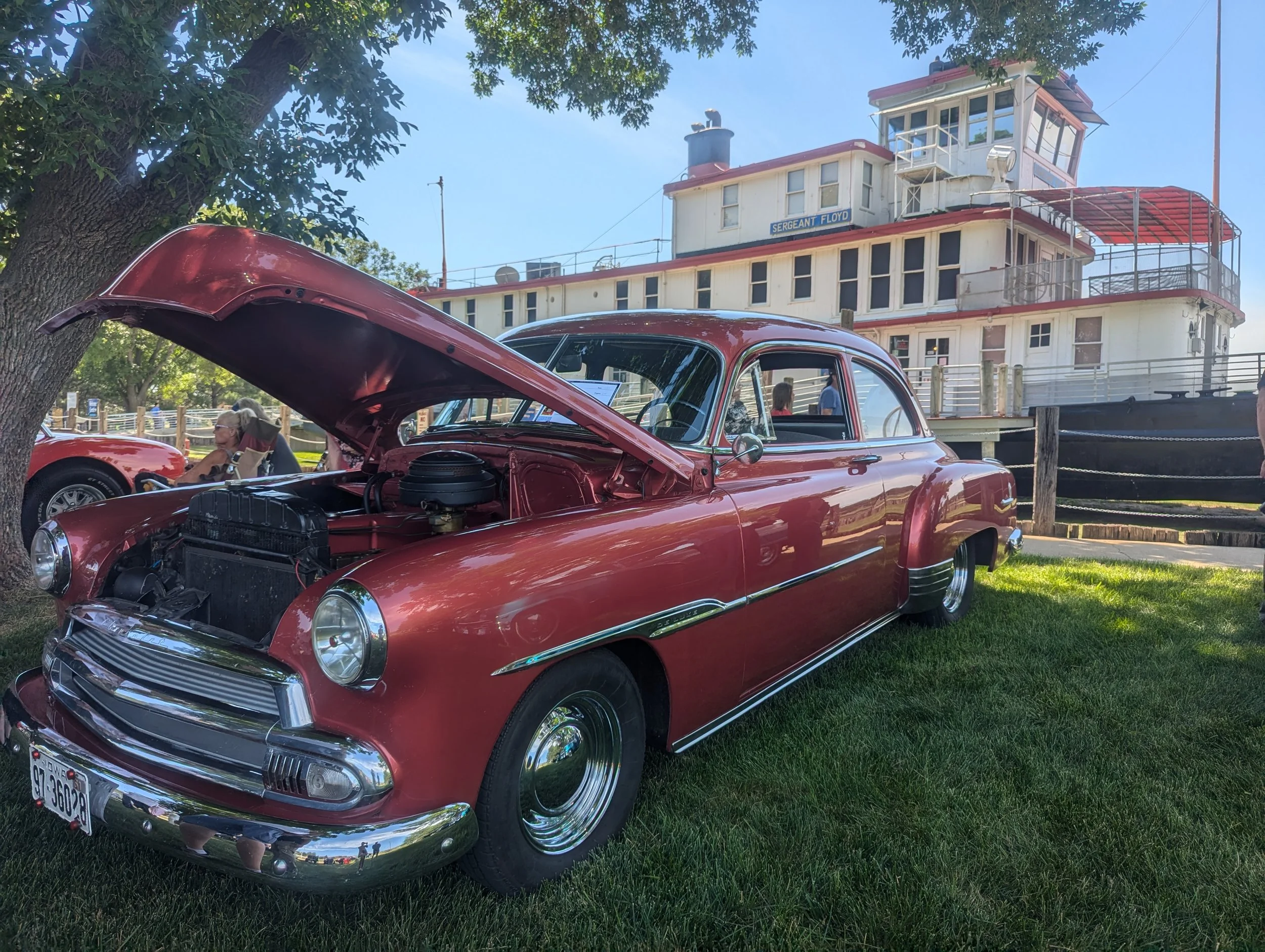 Bill Diamond Antique and Classic Car Show presents at Sioux City Public Museum site