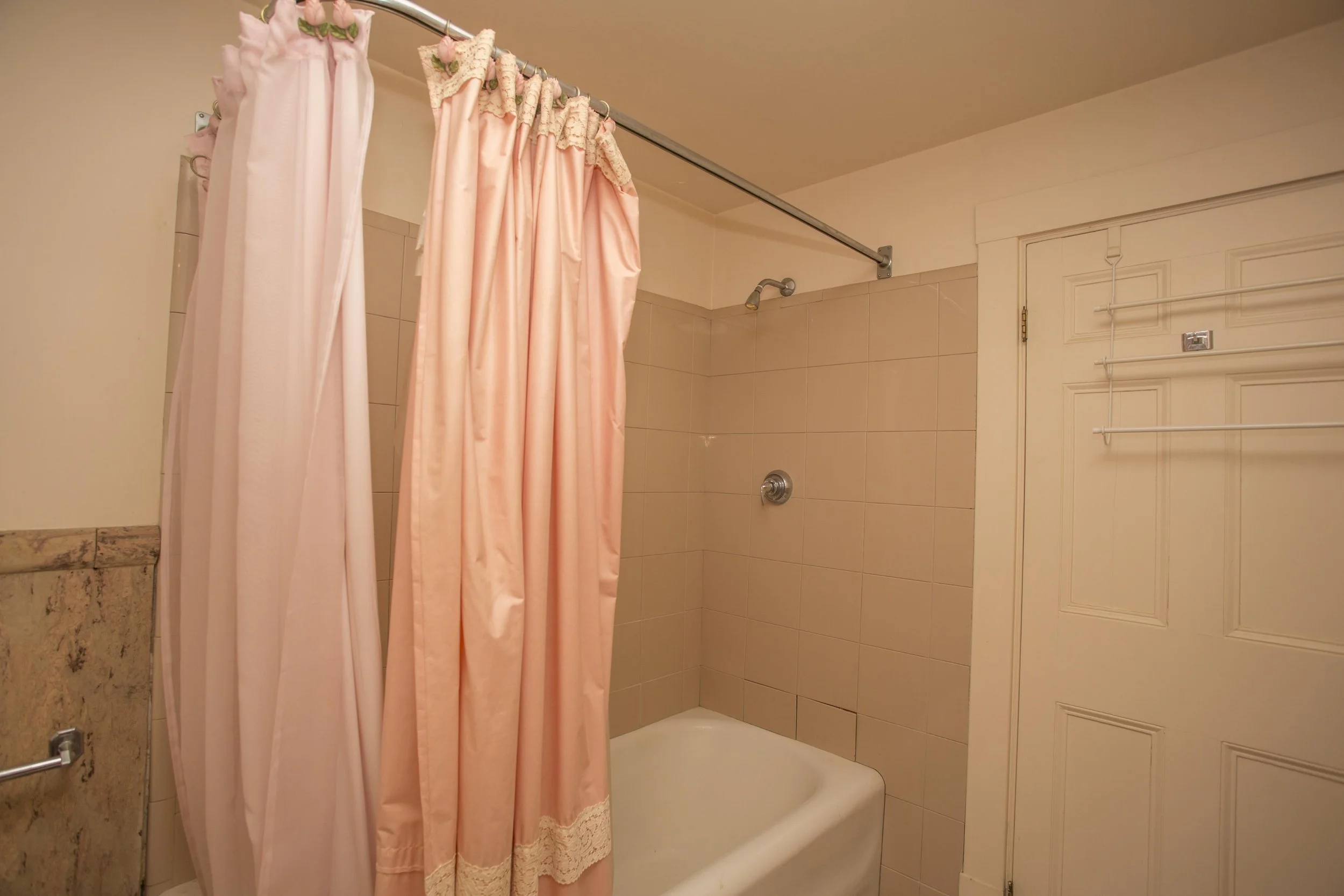Third Floor Full Bath Before