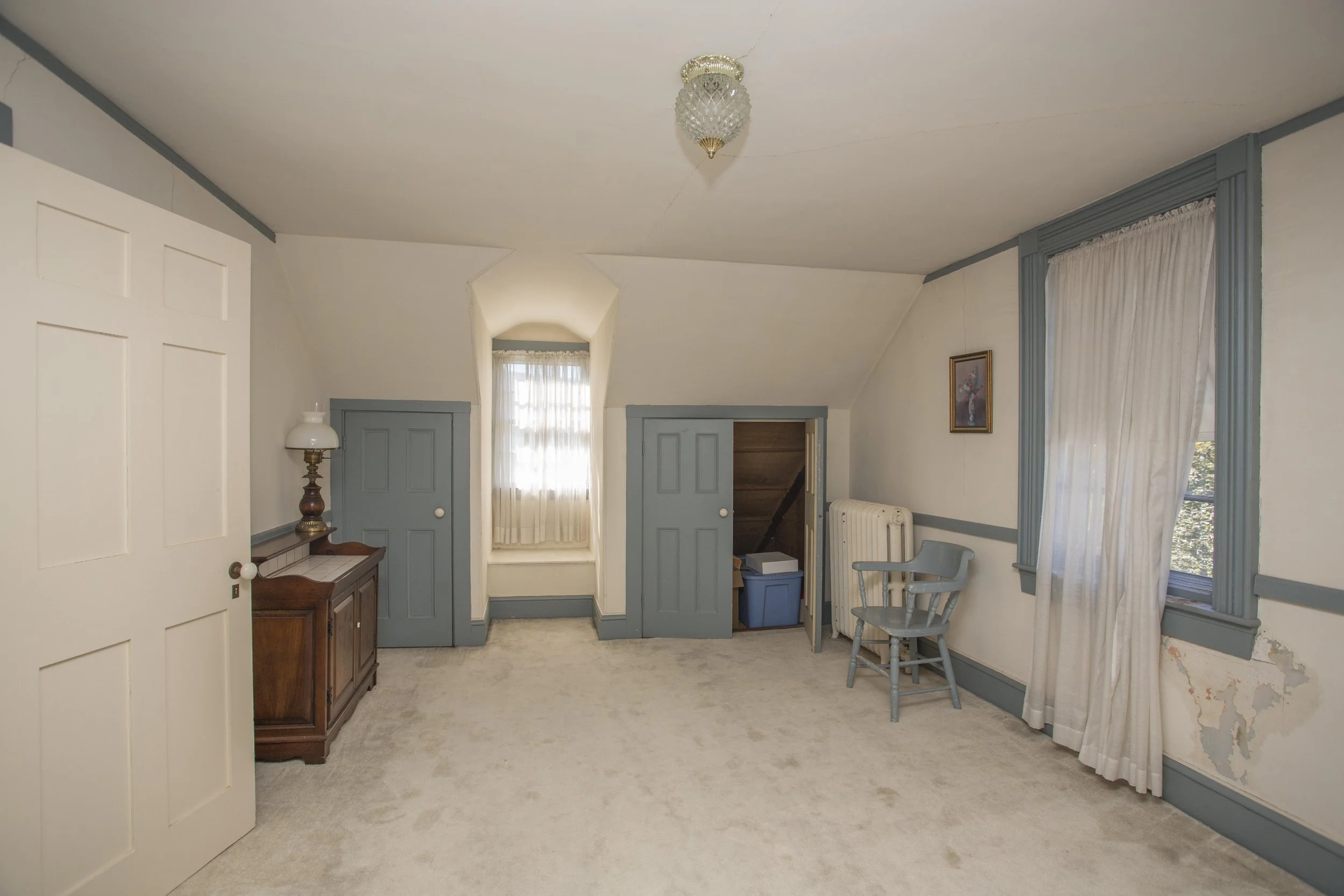 Third Floor Bedroom 1 Before