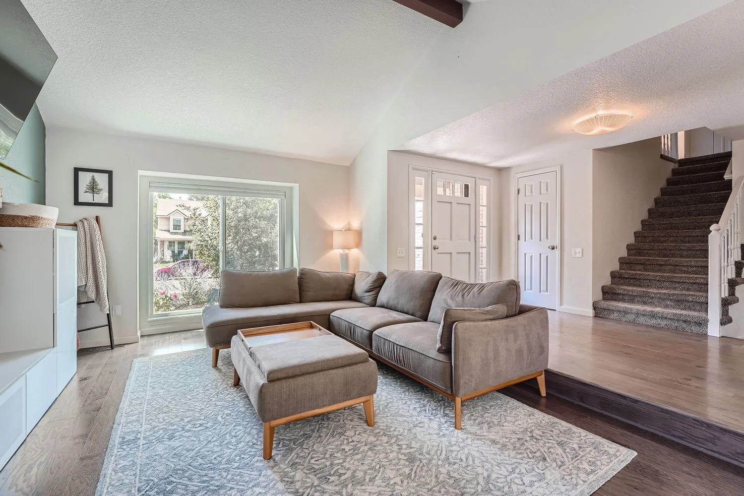 9912 Grove Pl - Web Quality - 007 - 07 Living Room.jpg