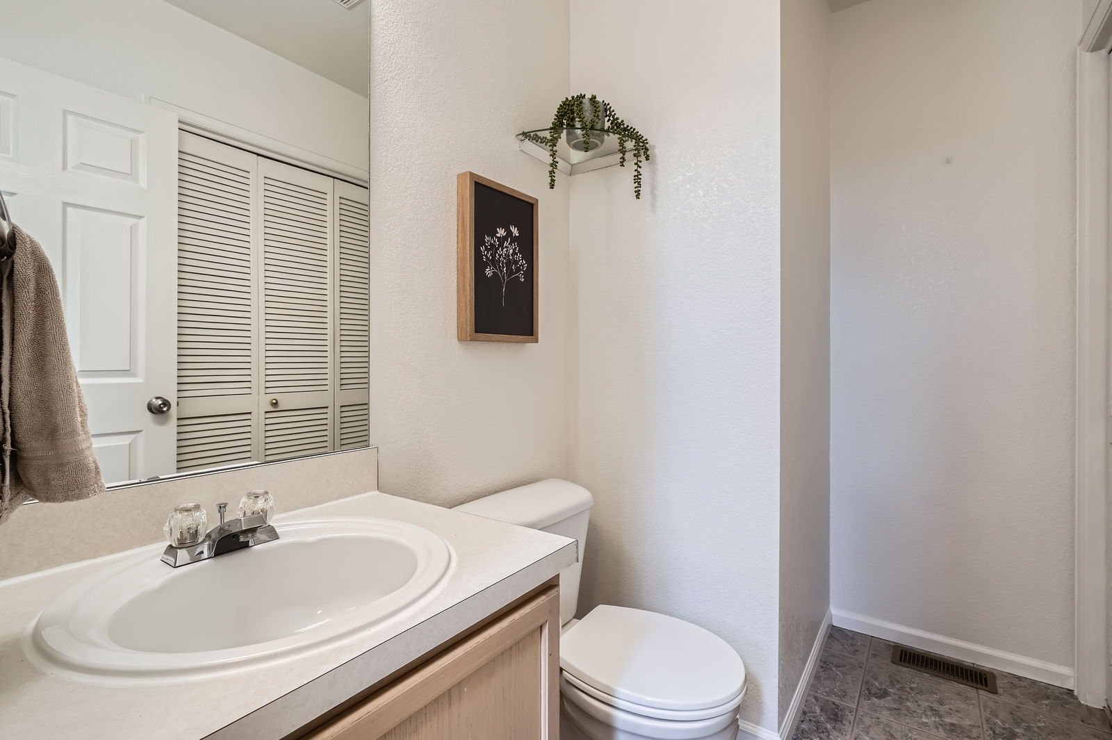 2432 W 82nd Pl I - Web Quality - 016 - 17 Powder Room.jpg