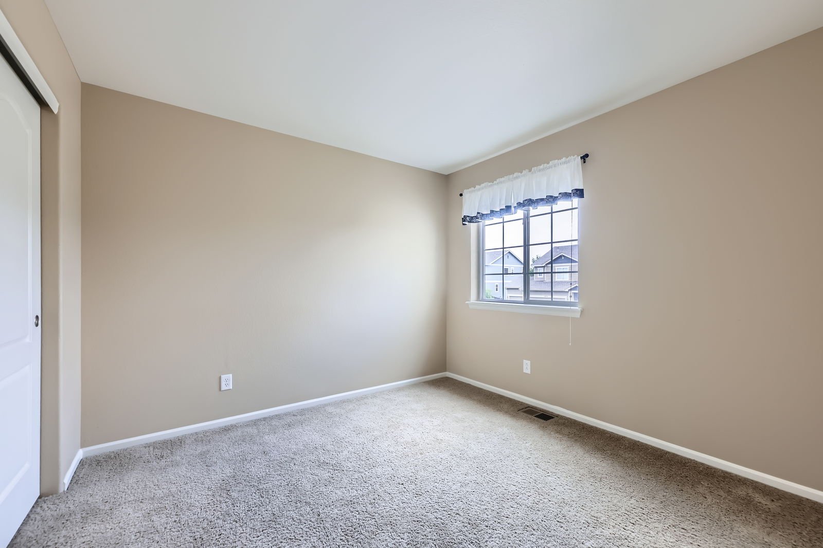 13065 Tamarac Pl - Web Quality - 026 - 26 2nd Floor Bedroom.jpg
