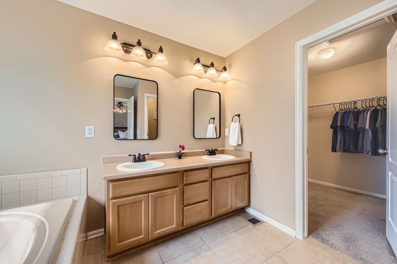13065 Tamarac Pl - Web Quality - 024 - 23 2nd Floor Primary Bathroom.jpg