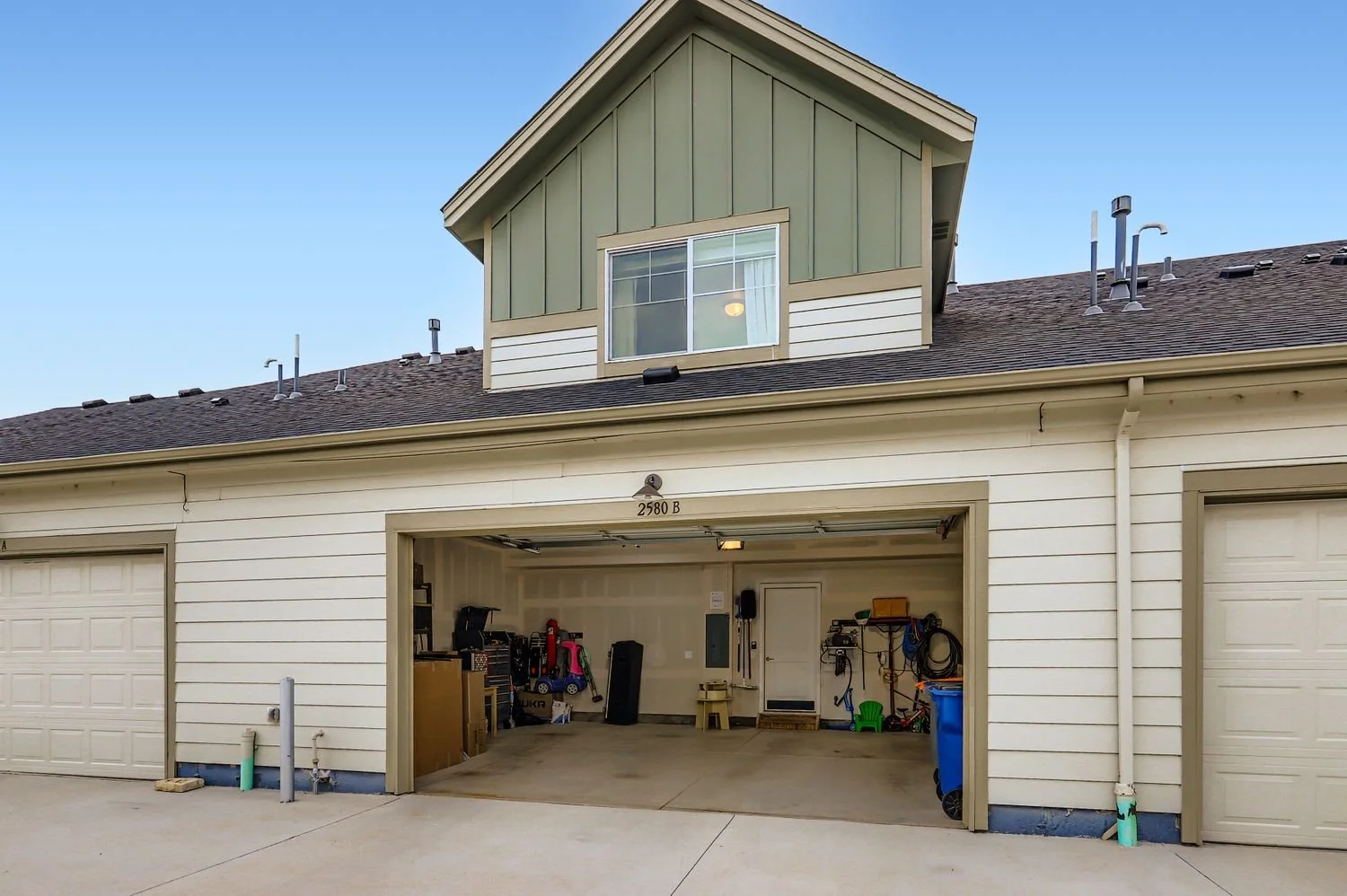2580 Brookstone Dr B - Web Quality - 032 - 32 Garage Exterior.jpg