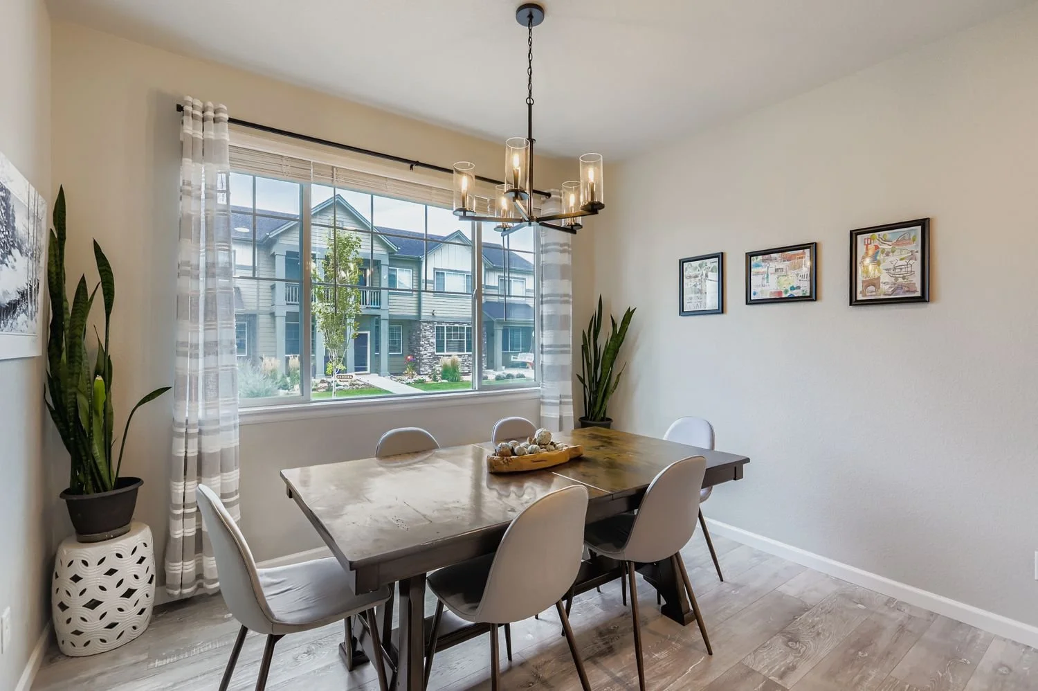 2580 Brookstone Dr B - Web Quality - 010 - 08 Dining Room-2.jpg