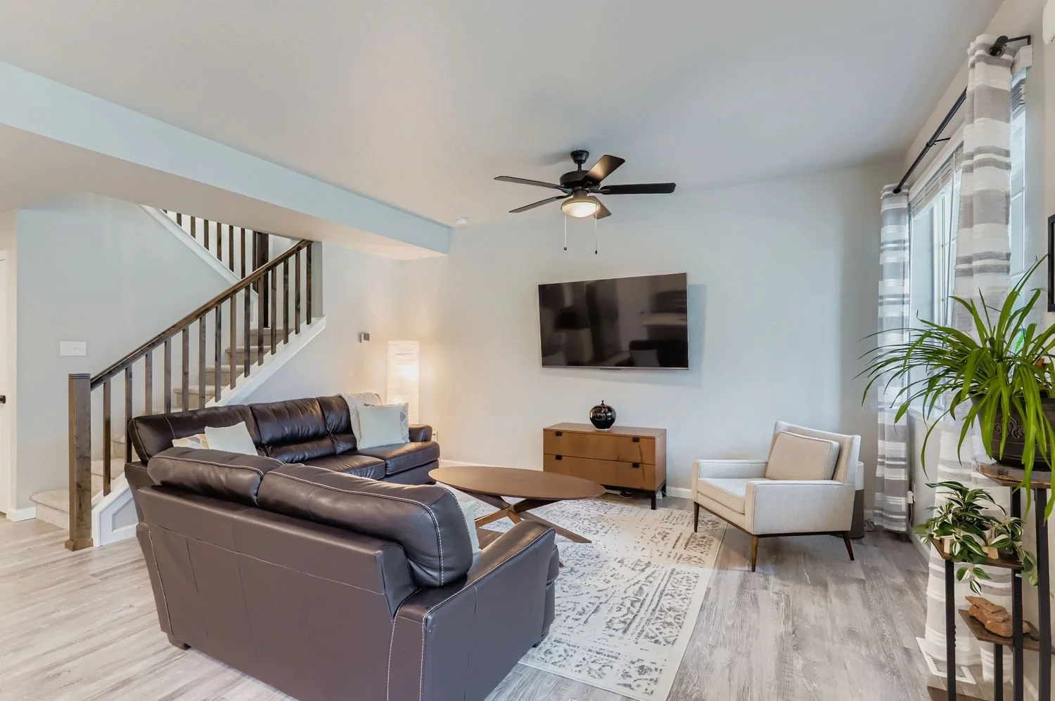 2580 Brookstone Dr B - Web Quality - 008 - 06 Living Room.jpg