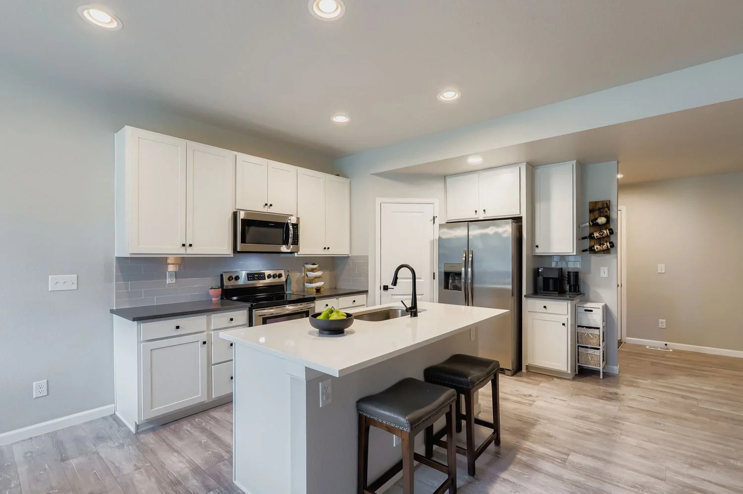 2580 Brookstone Dr B - Web Quality - 011 - 09 Kitchen.jpg
