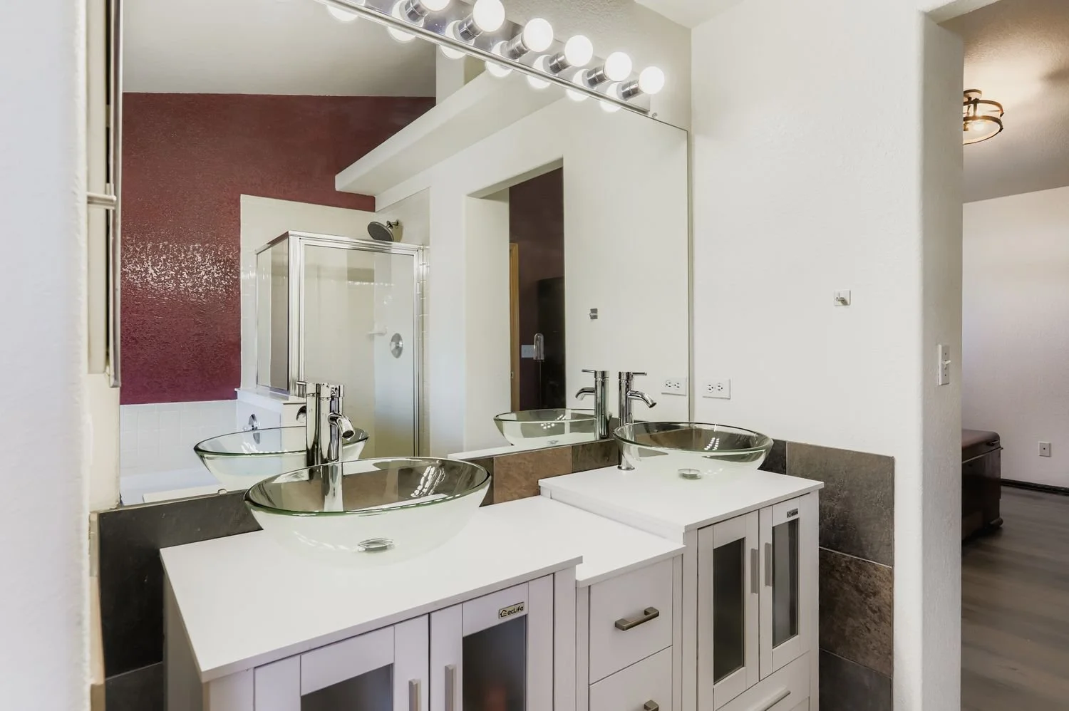 6200 Sparrow Ave - Web Quality - 025 - 24 2nd Floor Primary Bathroom.jpg