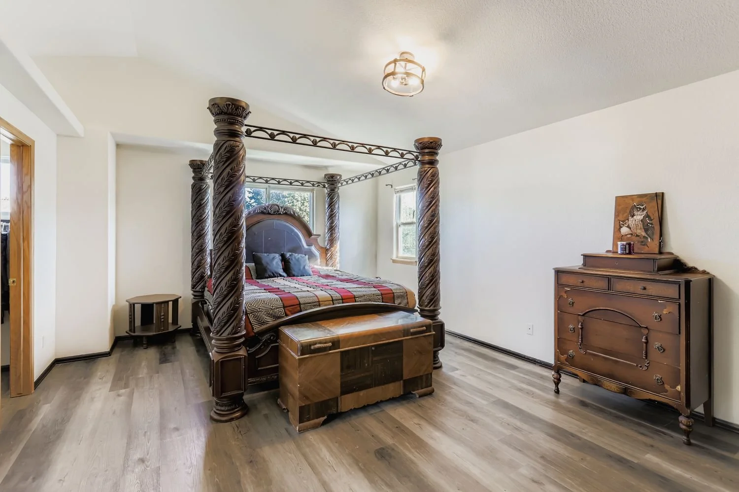 6200 Sparrow Ave - Web Quality - 021 - 20 2nd Floor Primary Bedroom.jpg