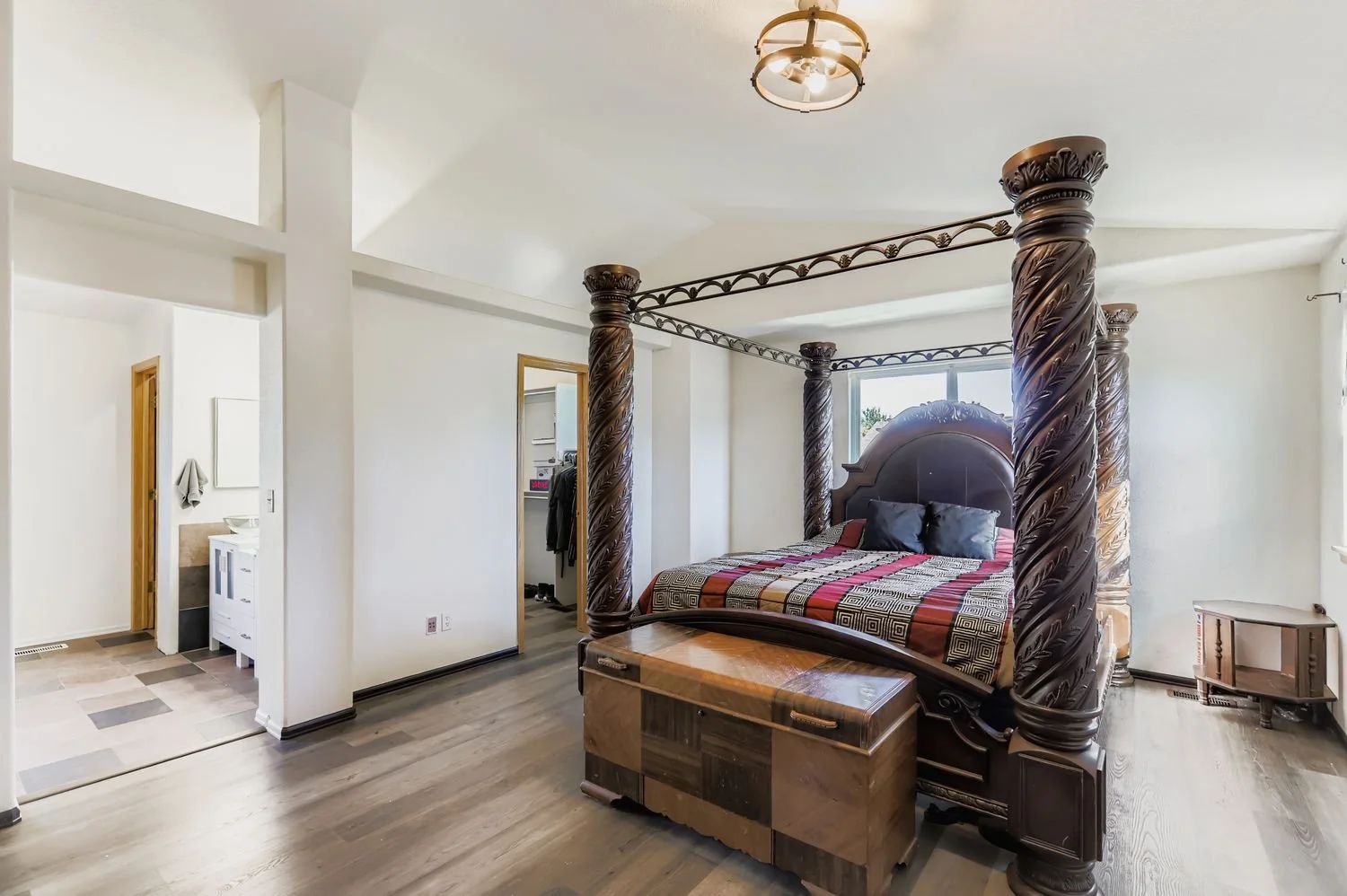 6200 Sparrow Ave - Web Quality - 022 - 21 2nd Floor Primary Bedroom.jpg
