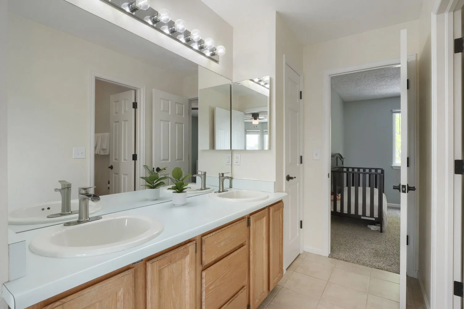 4219 e 130th cir - Web Quality - 024 - 24 Bathroom.jpg