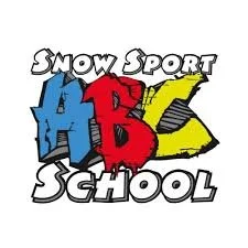 Logo mit den Worten 'Snow Sport ABC School', wobei 'ABC' in bunten Buchstaben steht.