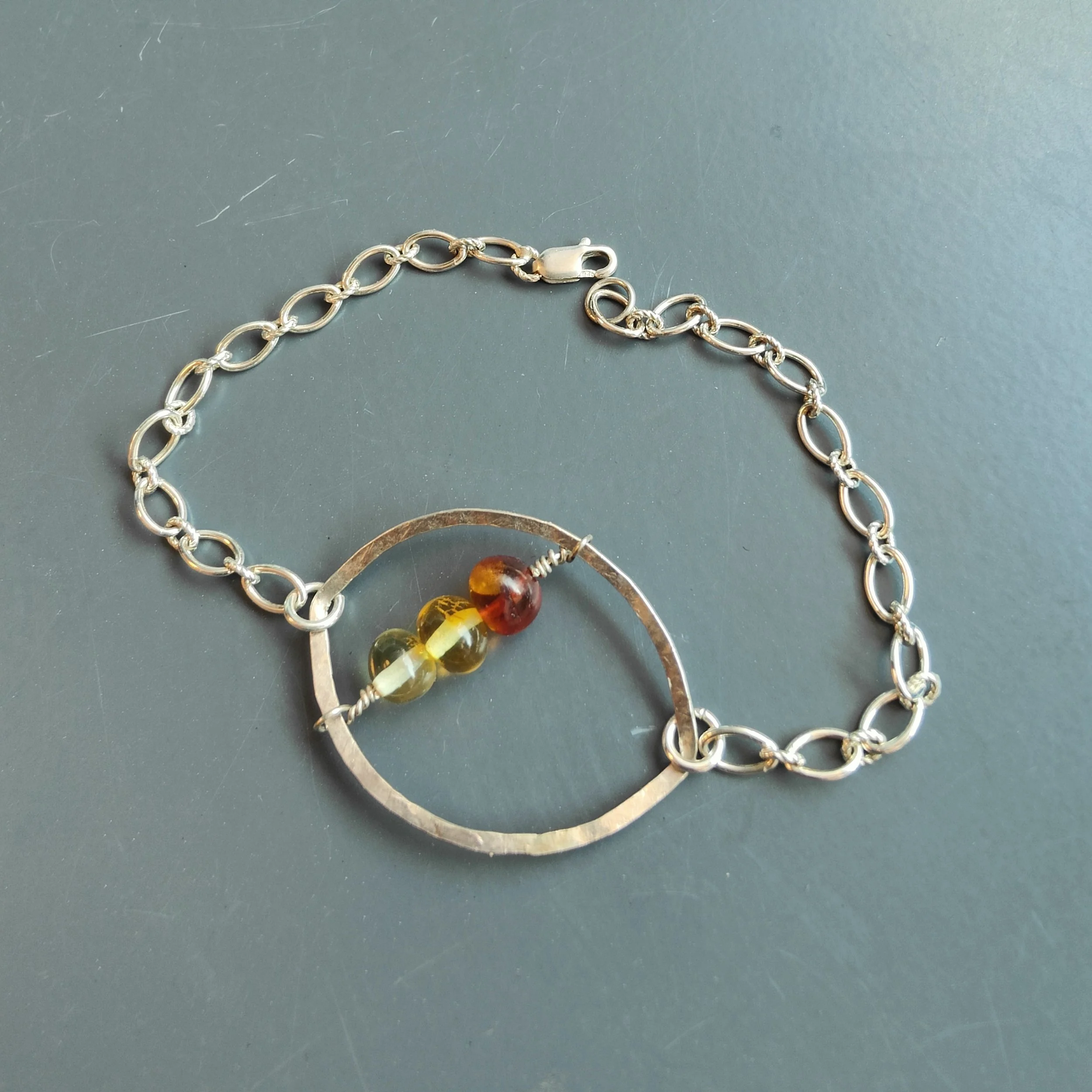 AMBER BRACLET