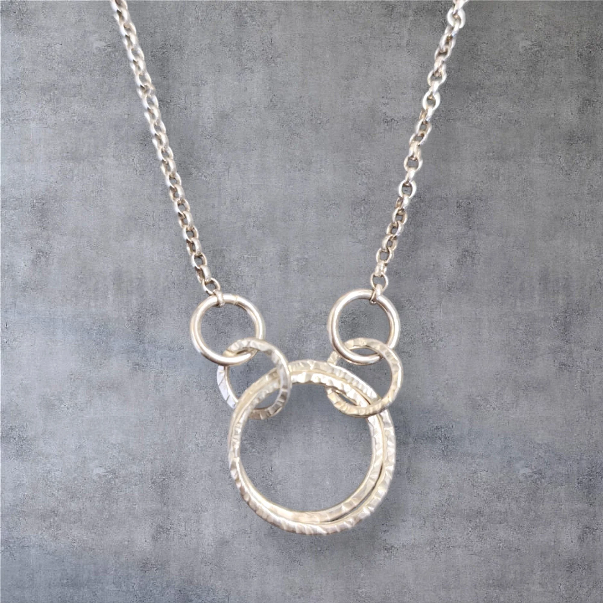 Borromean Necklace 3circles twists