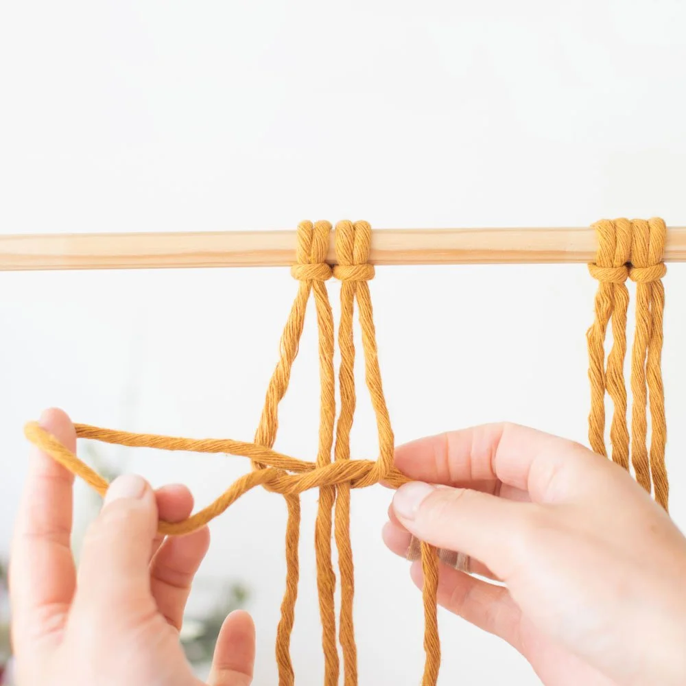 creating a half square knot macrame