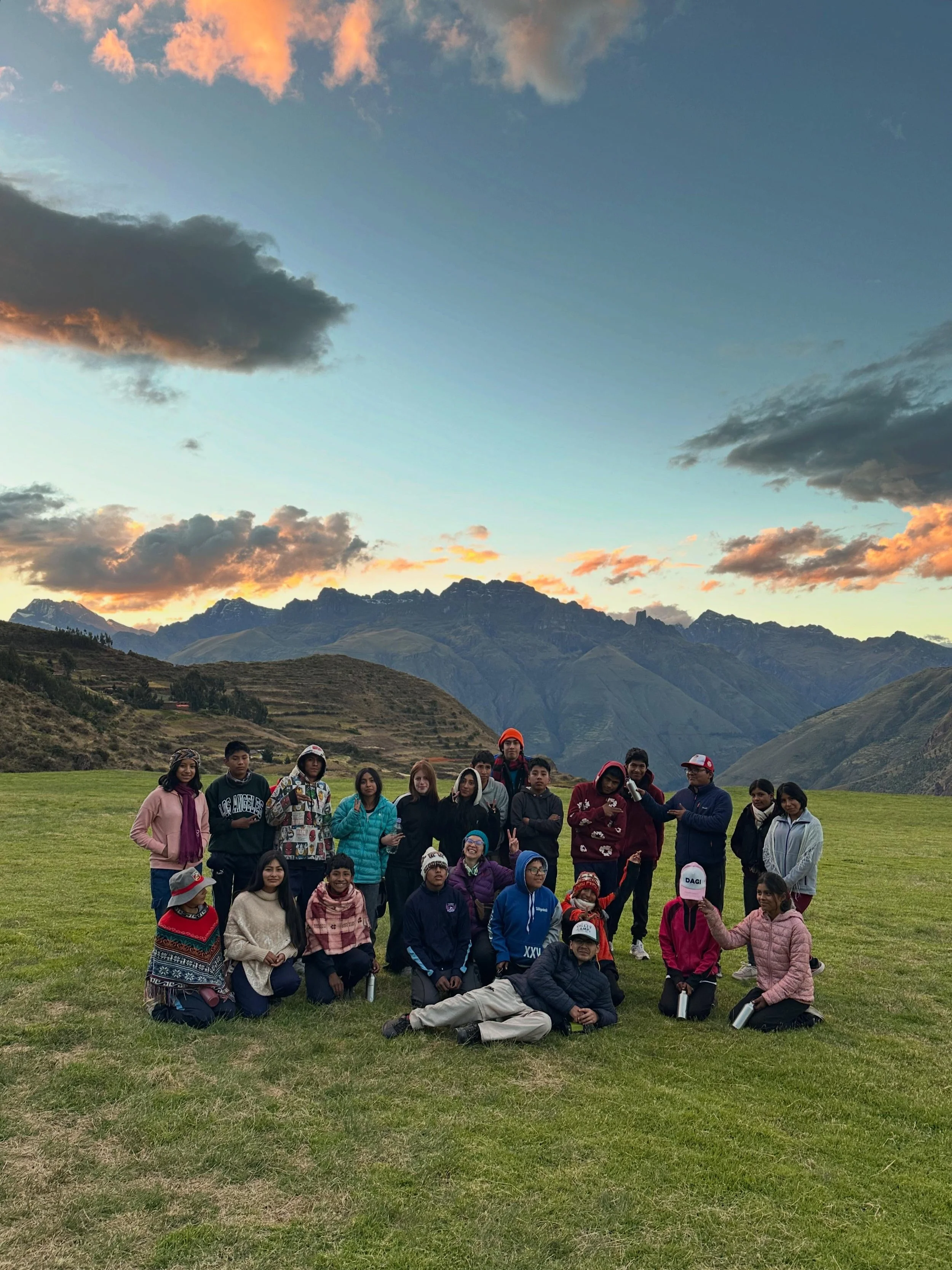 Nuestro Club de Liderazgo Valle Sagrado complet&oacute; su primera aventura al aire libre de su programa de 8 meses: &iexcl;una salida de campamento con pernocte en Huchuy Qosqo! 🏕️⛰️

Durante dos d&iacute;as, los participantes exploraron la histori