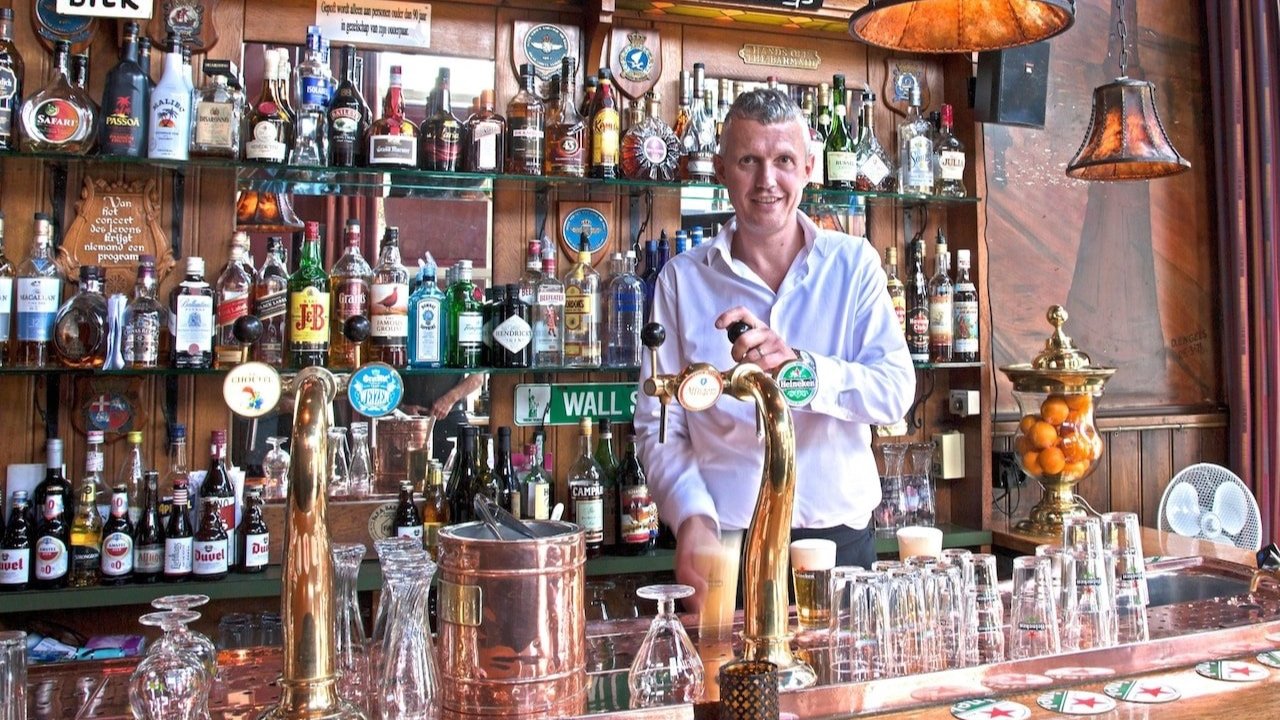 The tobacco-stained pubs battling to save Amsterdam’s soul | Telegraph 