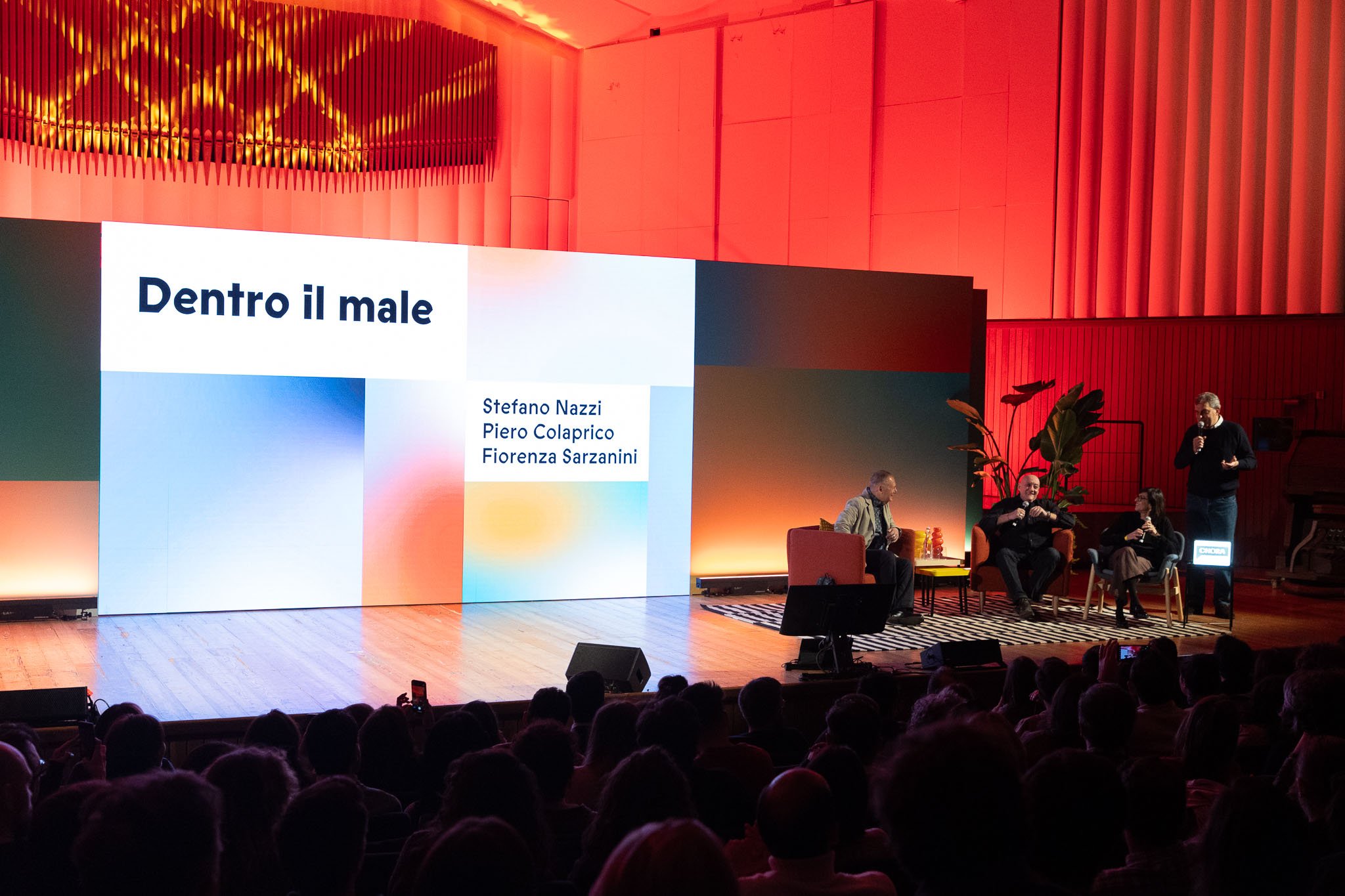Il panel ‘Dentro il male’ con Stefano Nazzi, Piero Colaprico e Fiorenza Sarzanini all’evento Chora V2 al Conservatorio G Verdi di Milano