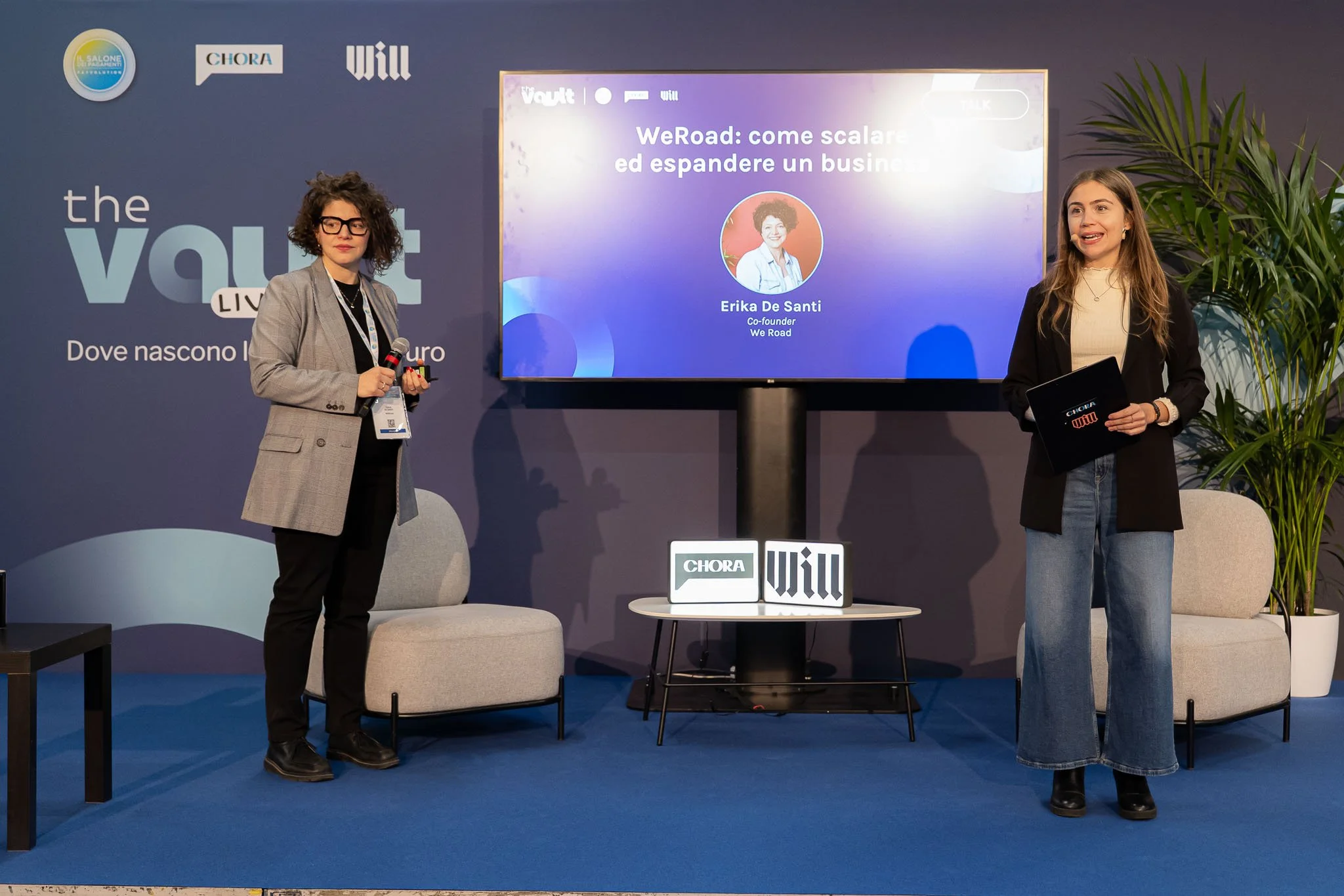Intervento sul palco durante la sessione di The Vault al MiCo di Milano, con presentazione dedicata alla crescita e allo sviluppo di progetti digitali. Reportage fotografico corporate a cura di Max Capuzzi.
