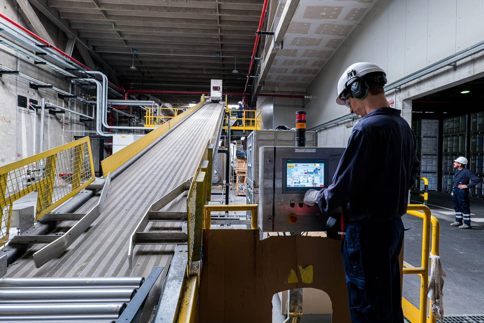 reportage-eni-produzione-controllo-nastro-trasportatore.jpg