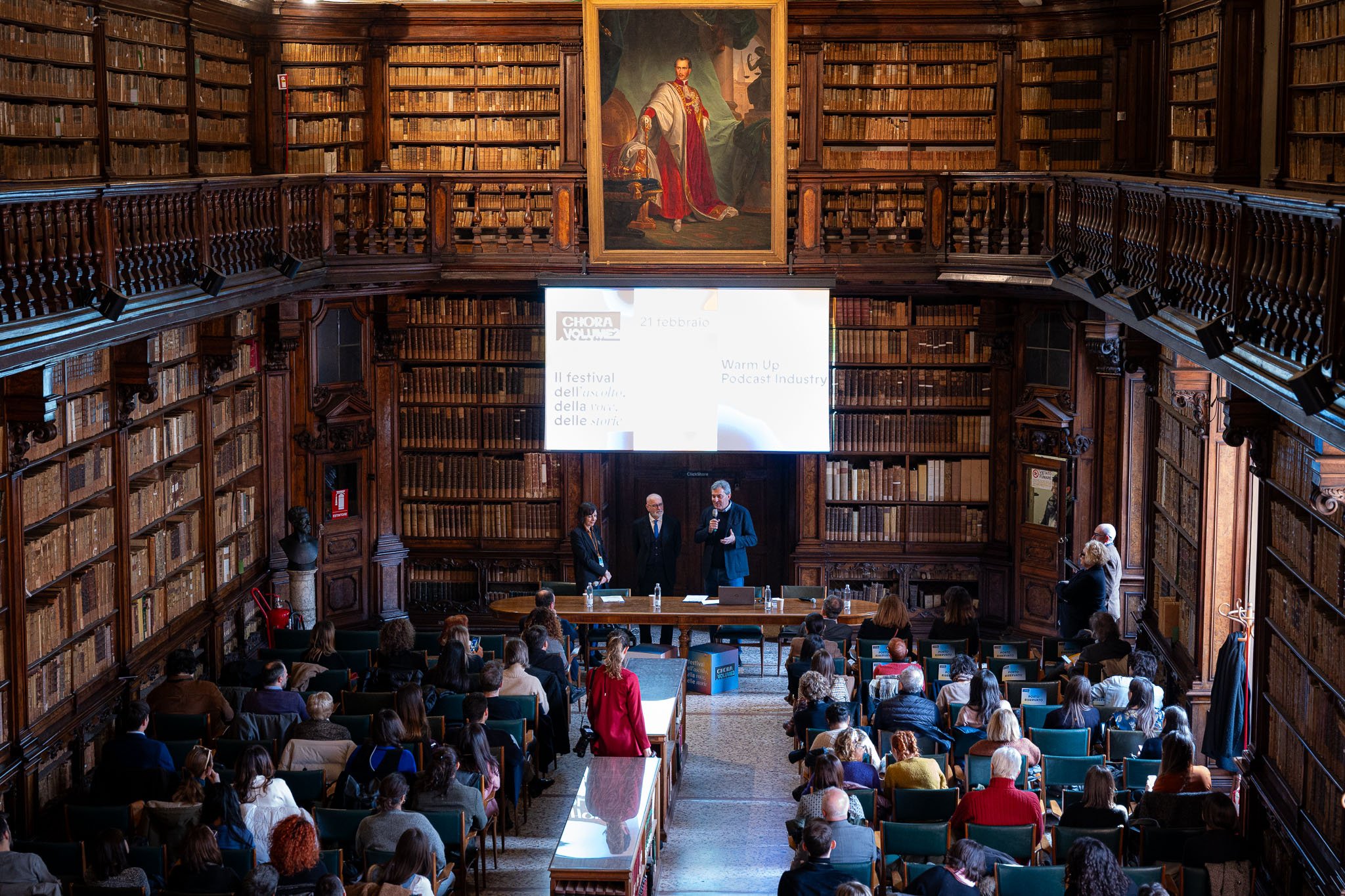 Evento Chora V2 nella Biblioteca Braidense con pubblico e relatori in sala