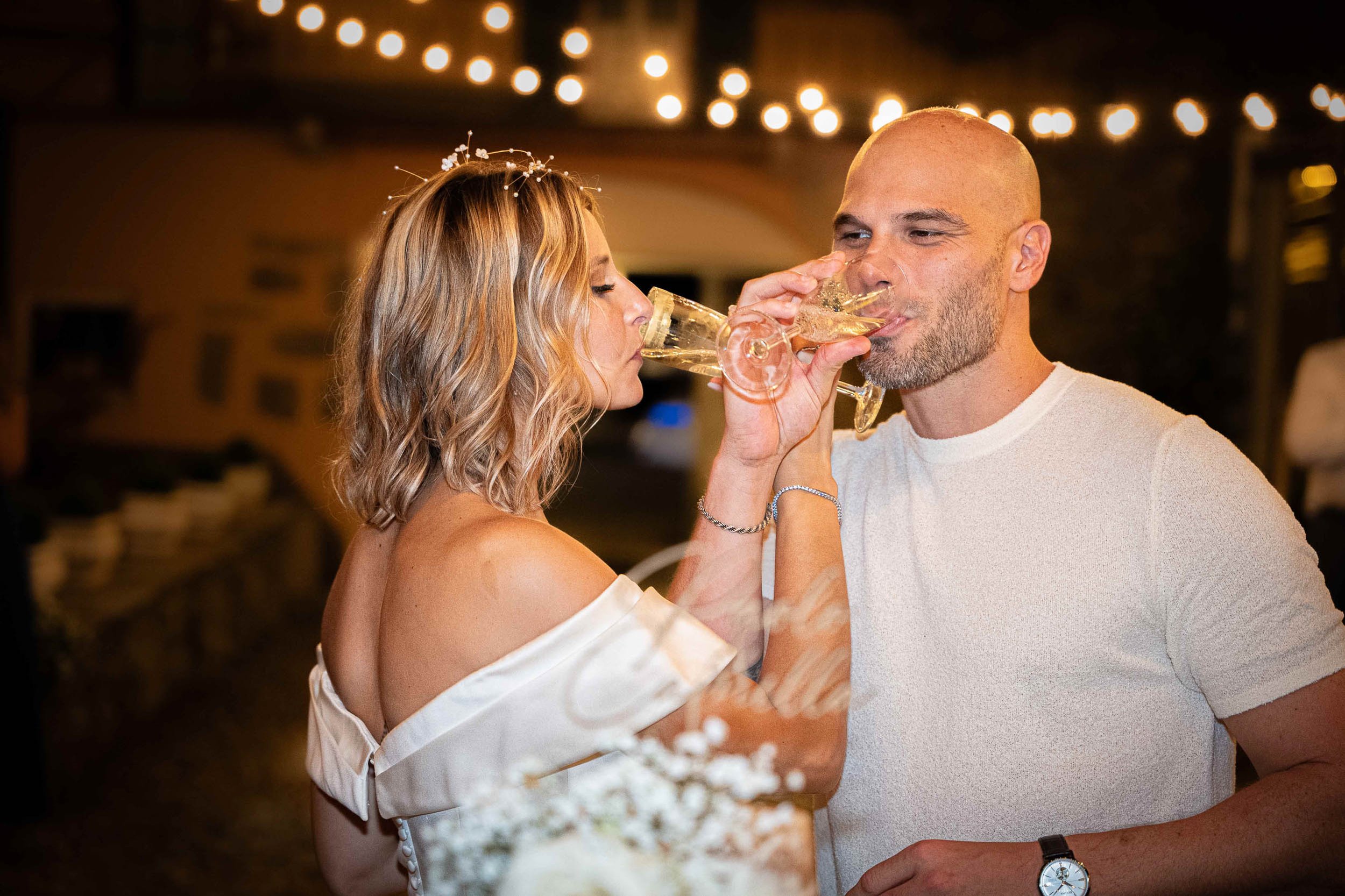 Brindisi dopo il taglio torta – matrimonio Paolo e Camilla Tenuta Montezeglio
