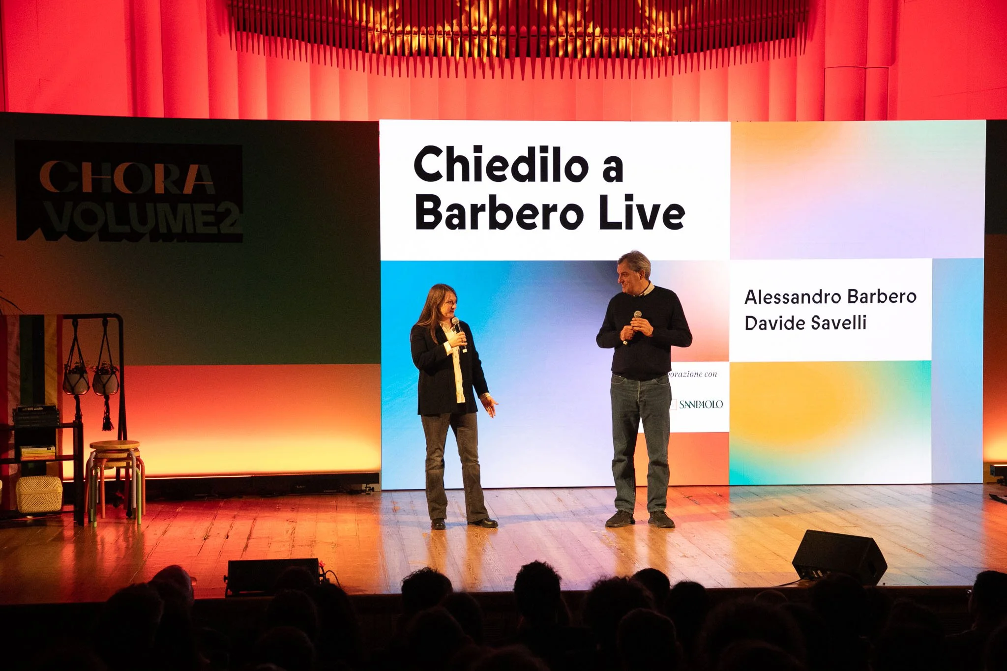 Intervento sul palco durante lo show Chiedilo a Barbero Live all’evento Chora V2 al Conservatorio G Verdi di Milano