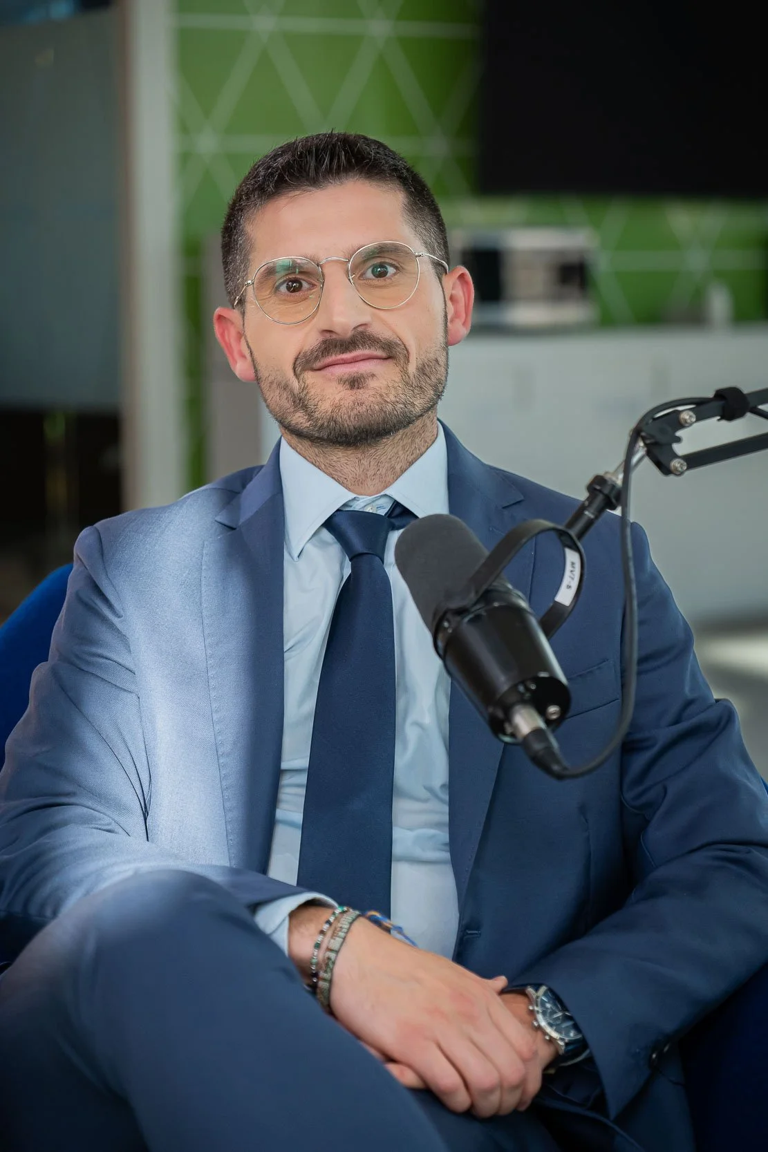 Ritratto dell’ospite al termine della registrazione del podcast Unipol negli uffici aziendali di Milano.
