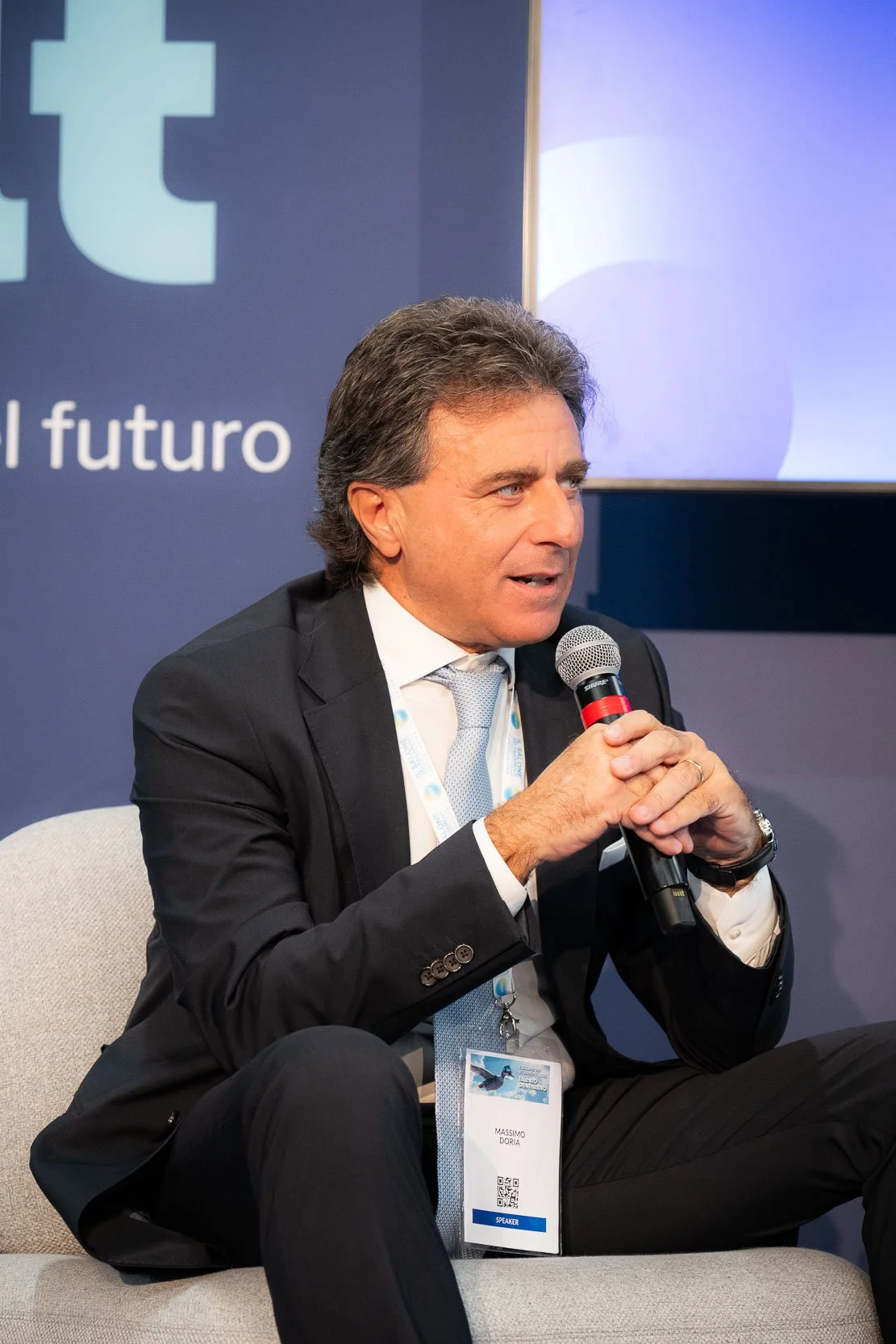 Momento dell’intervento di un relatore durante il The Vault Live di Milano, in una sessione dedicata ai temi finanziari e alla crescita strategica.
