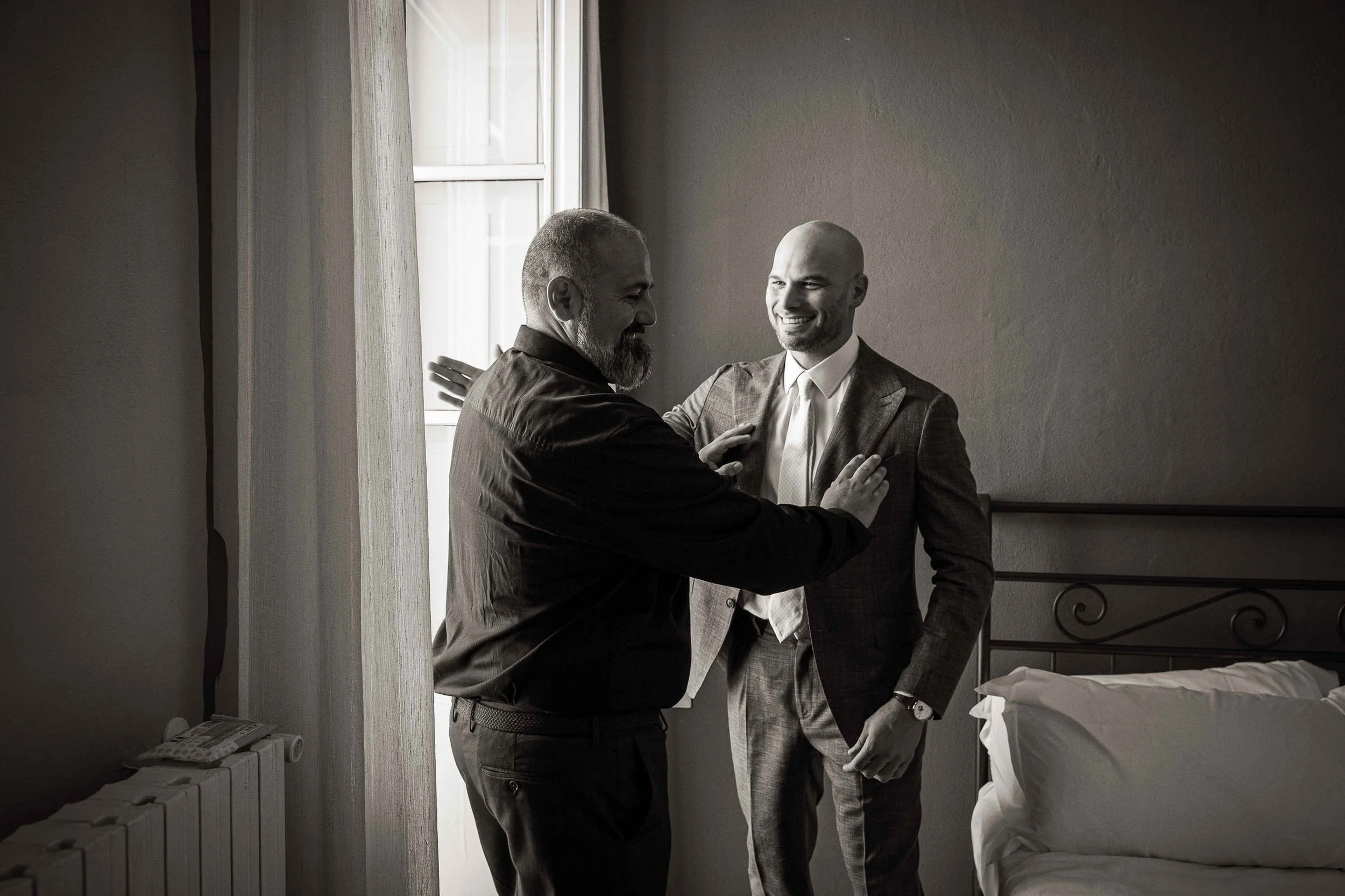 Preparativi dello sposo dettagli e accessori – matrimonio Paolo e Camilla Tenuta Montezeglio  
