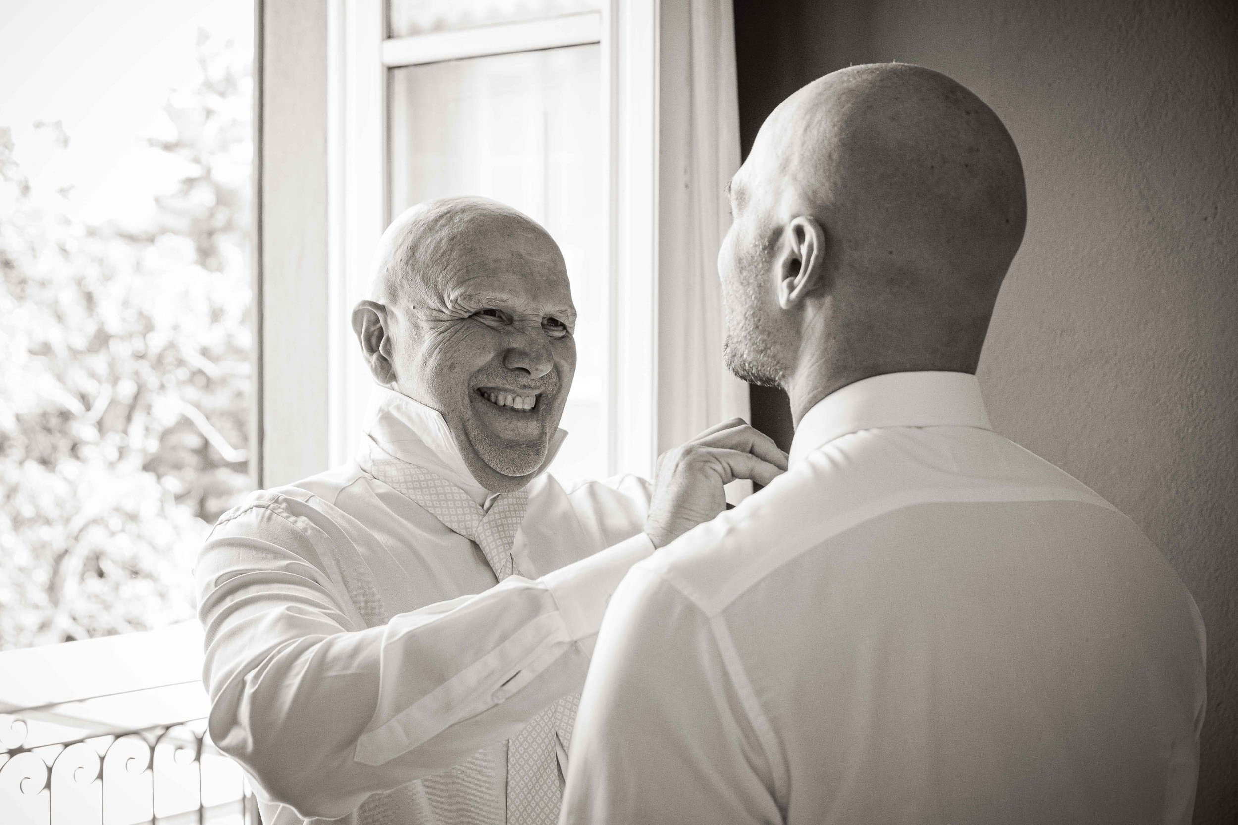 Preparativi dello sposo dettagli e accessori – matrimonio Paolo e Camilla Tenuta Montezeglio  
