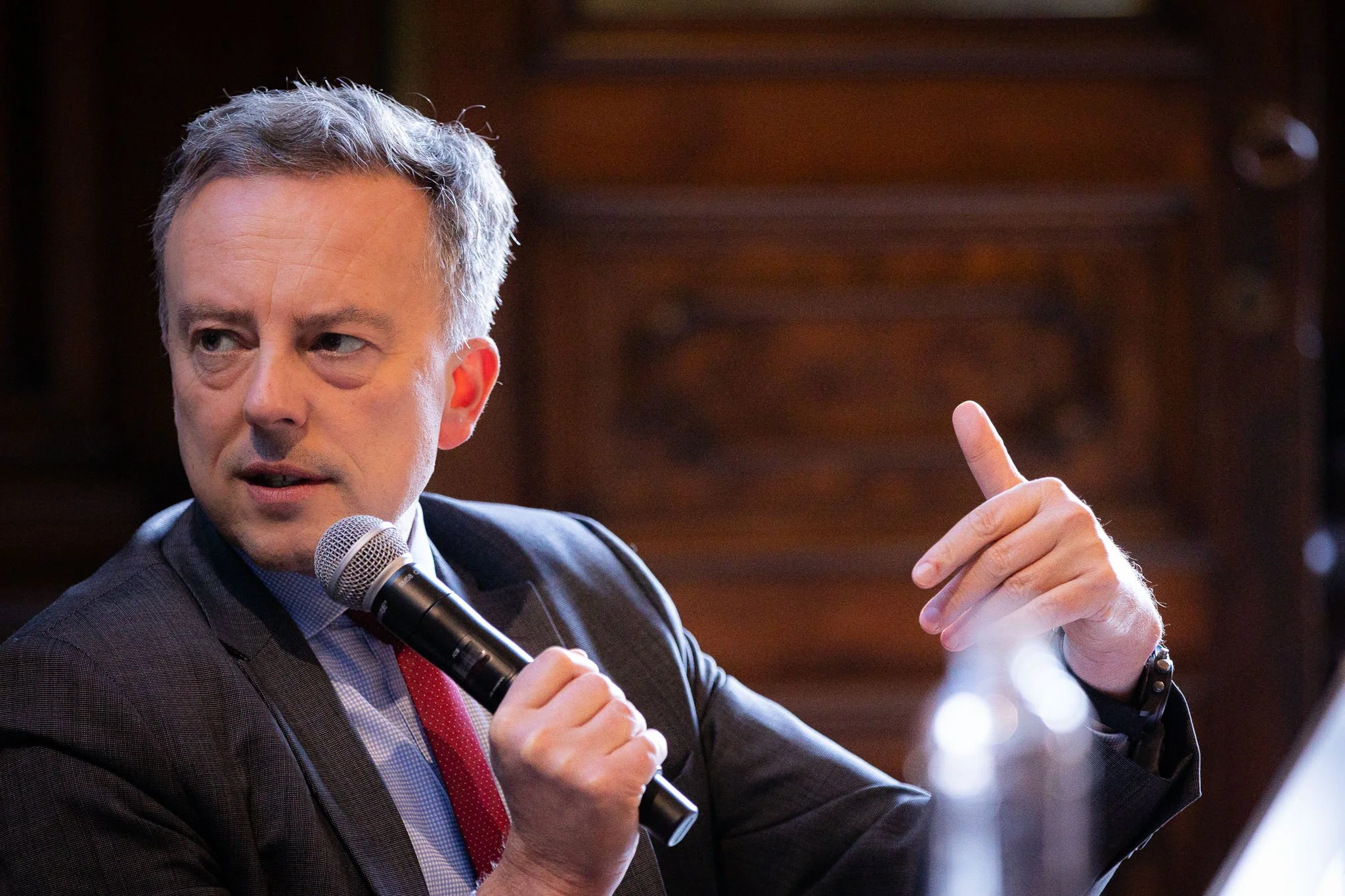 Martin Briens interviene durante l’evento Chora V2 nella Biblioteca Braidense a Milano